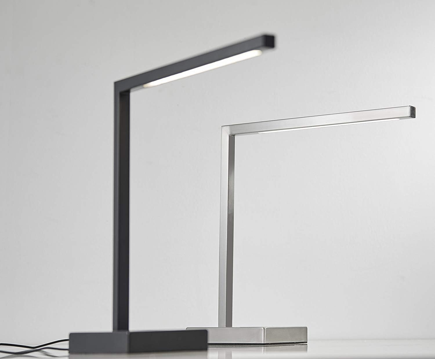 Adesso 4220-01 Aidan LED Desk Lamp Wireless Charging, 7W LED, 5W QI, USB Port, Indoor Lighting Lamps , Black