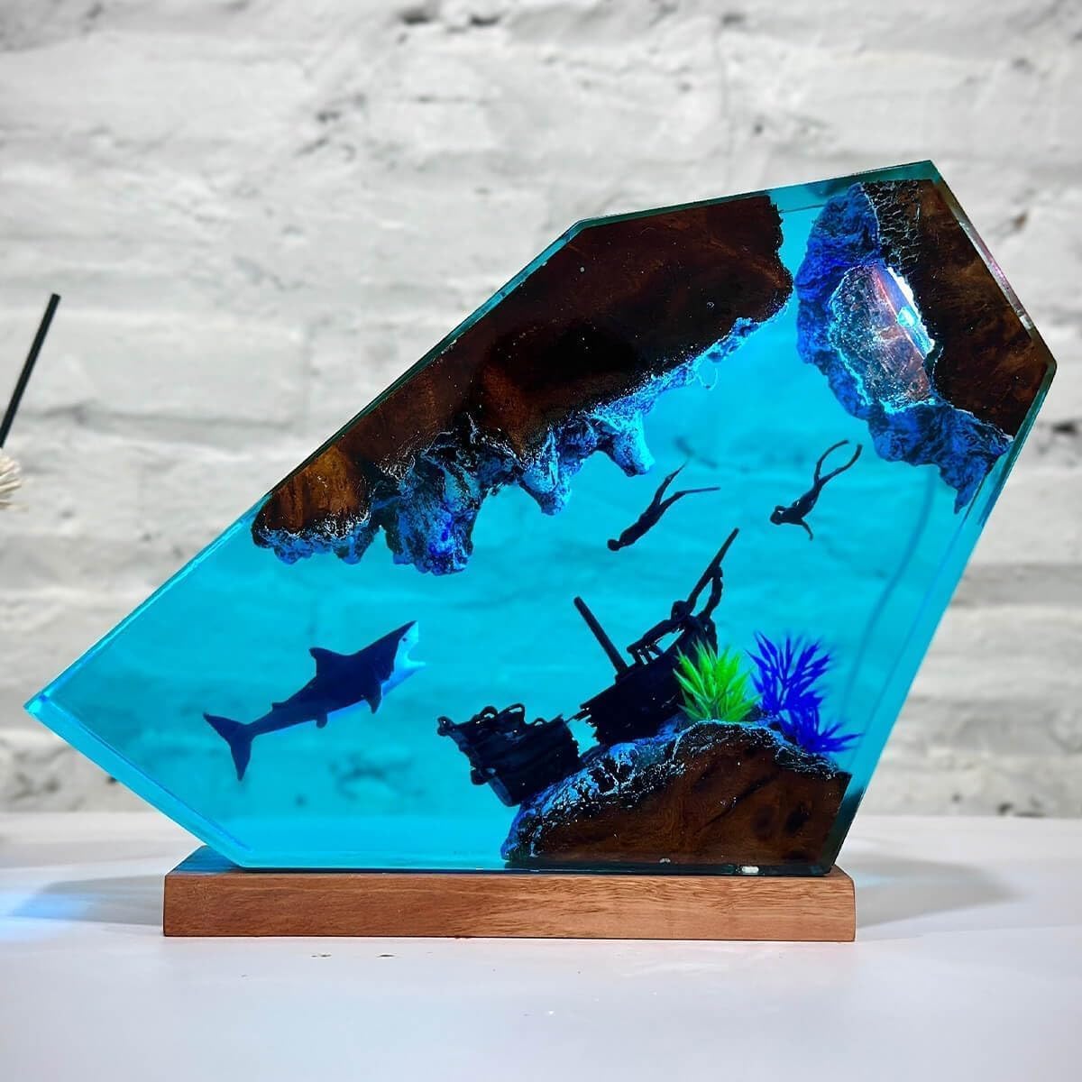 Shark Ocean Resin Lamp, Handmade Resin Night Light for Home Office Decor, Multi-Color LED Light with USB Port, Shark Gifts for Women & Men, Birthday Holiday Marine Biology Gifts for Kids (8'x5')