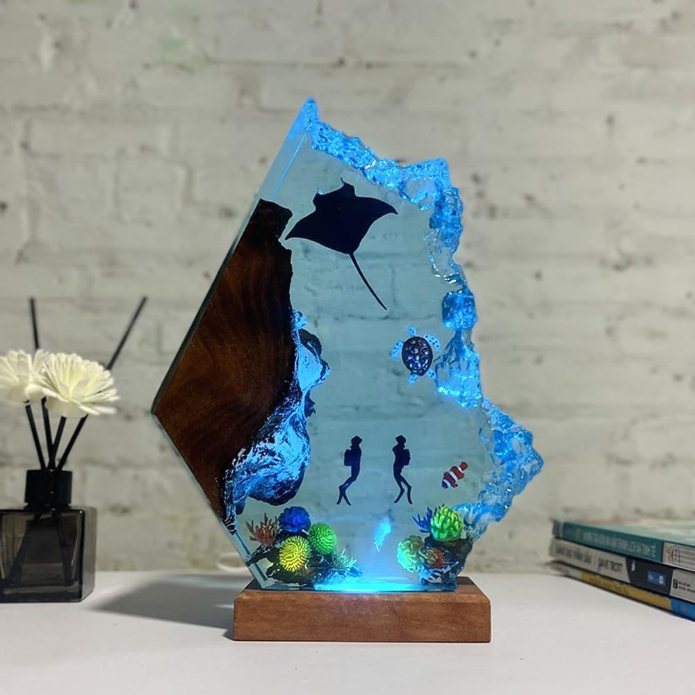 Handmade 3D Ocean Resin Lamp - USB Powered Resin Ocean Night Light with Wooden Base, Variable Lights, Scuba Diver Gifts, Diving Enthusiast Collectibles, Unique Birthday Holiday Gifts for Men & Women