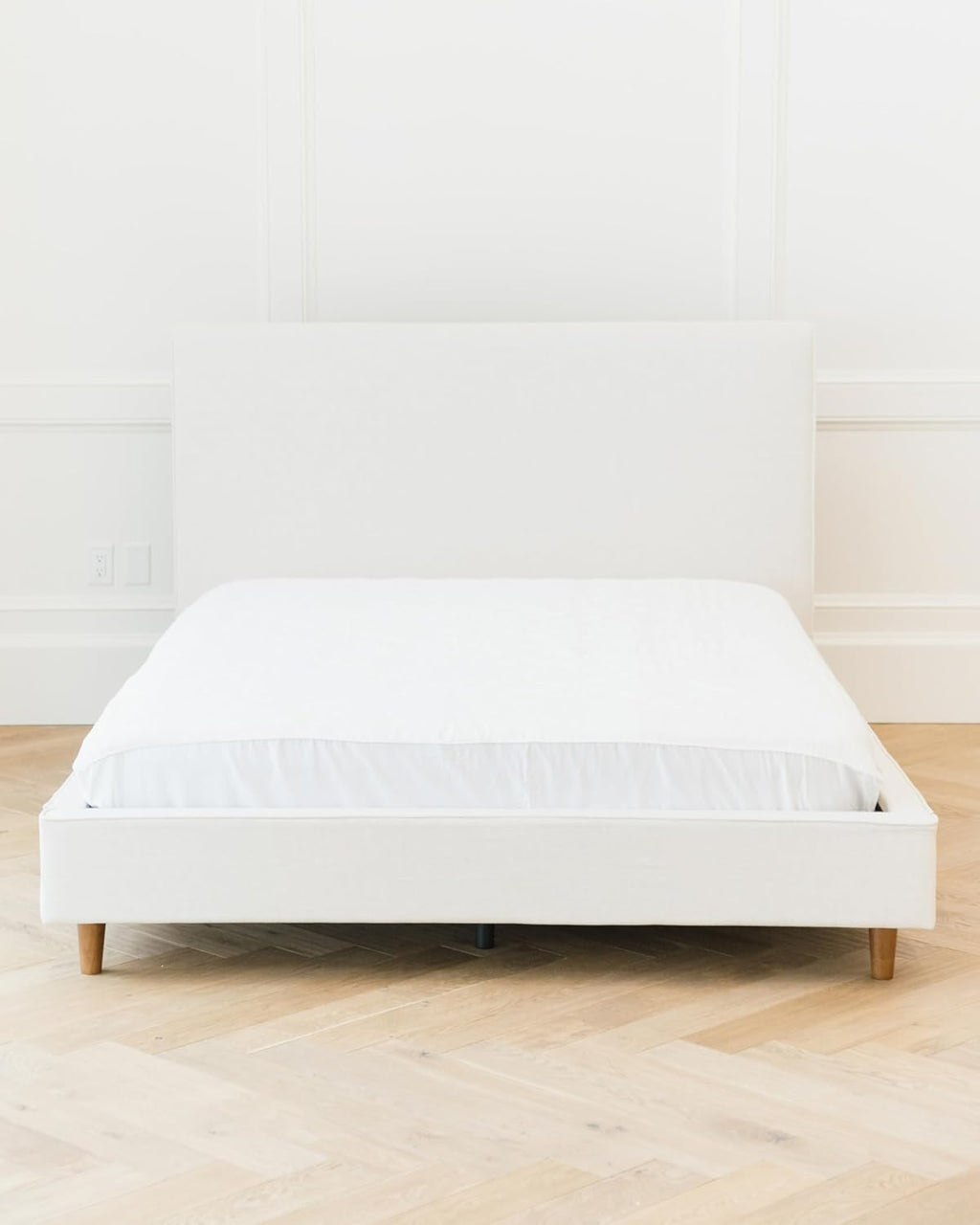 Cozy Earth Cali King Size Mattress Pad - 100% Viscose from Bamboo Cooling Mattress Cover - Lightweight Temperature Regulating Bed Pad with 360-Degree Elastic Hem - Fits Mattresses up to 20'