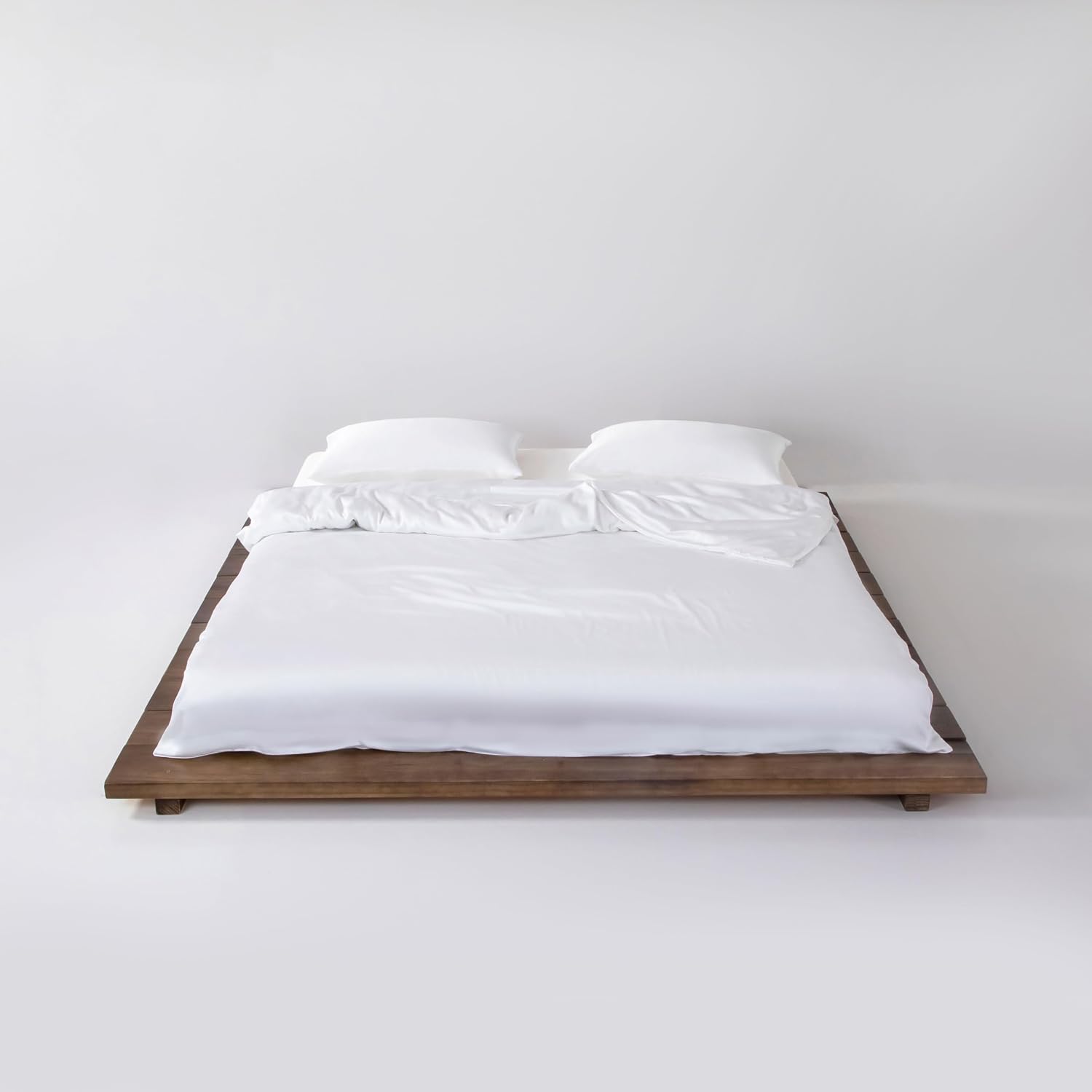 SLASHOP FURRFREE Bamboo Sheet Set - Genuine 100% Organic Viscose - Pet Hair Repellent Bedding Sheet Set for Dogs/Cats Family- Charming White Queen
