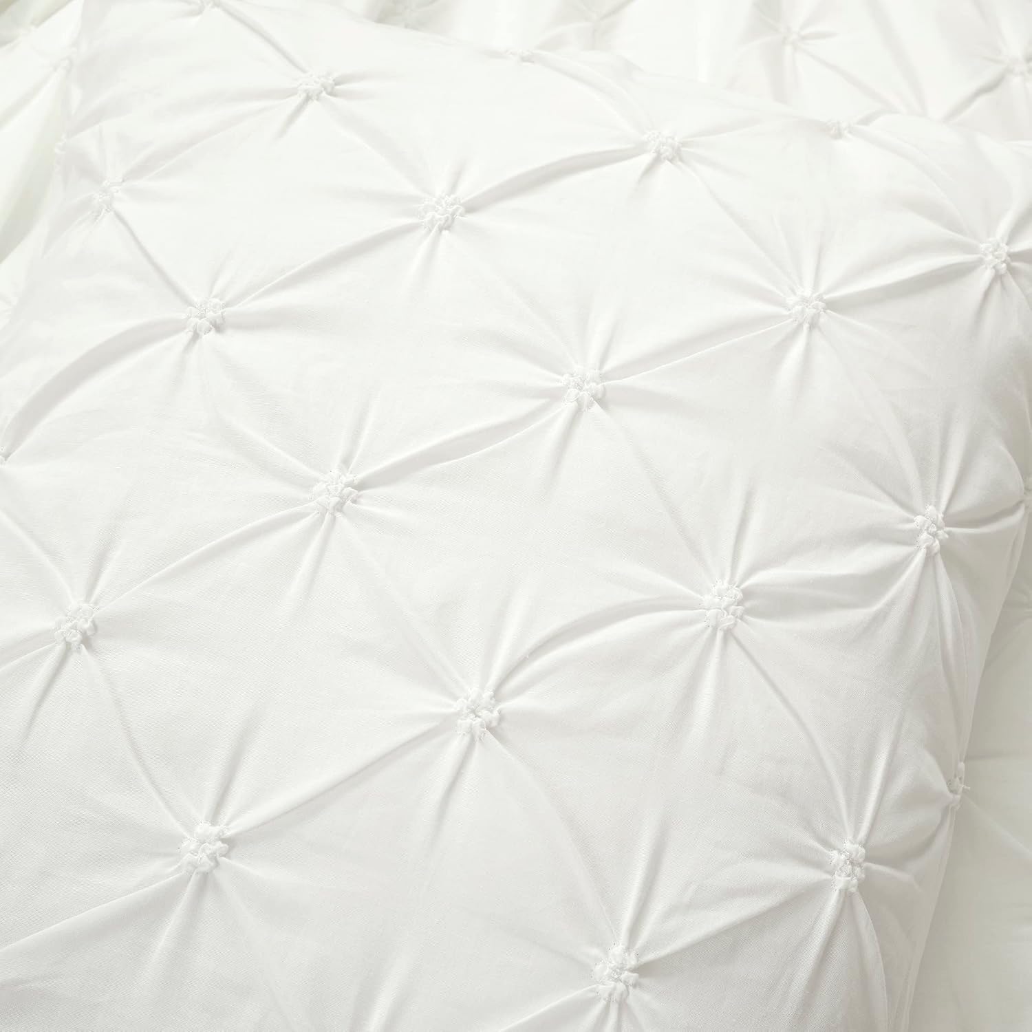 Lush Decor Ravello Pintuck Cotton Comforter Set - Luxe 3 Piece Textured Bedding Set - Traditional Glam & Farmhouse Inspired Bedroom Decor - King/ California King, White
