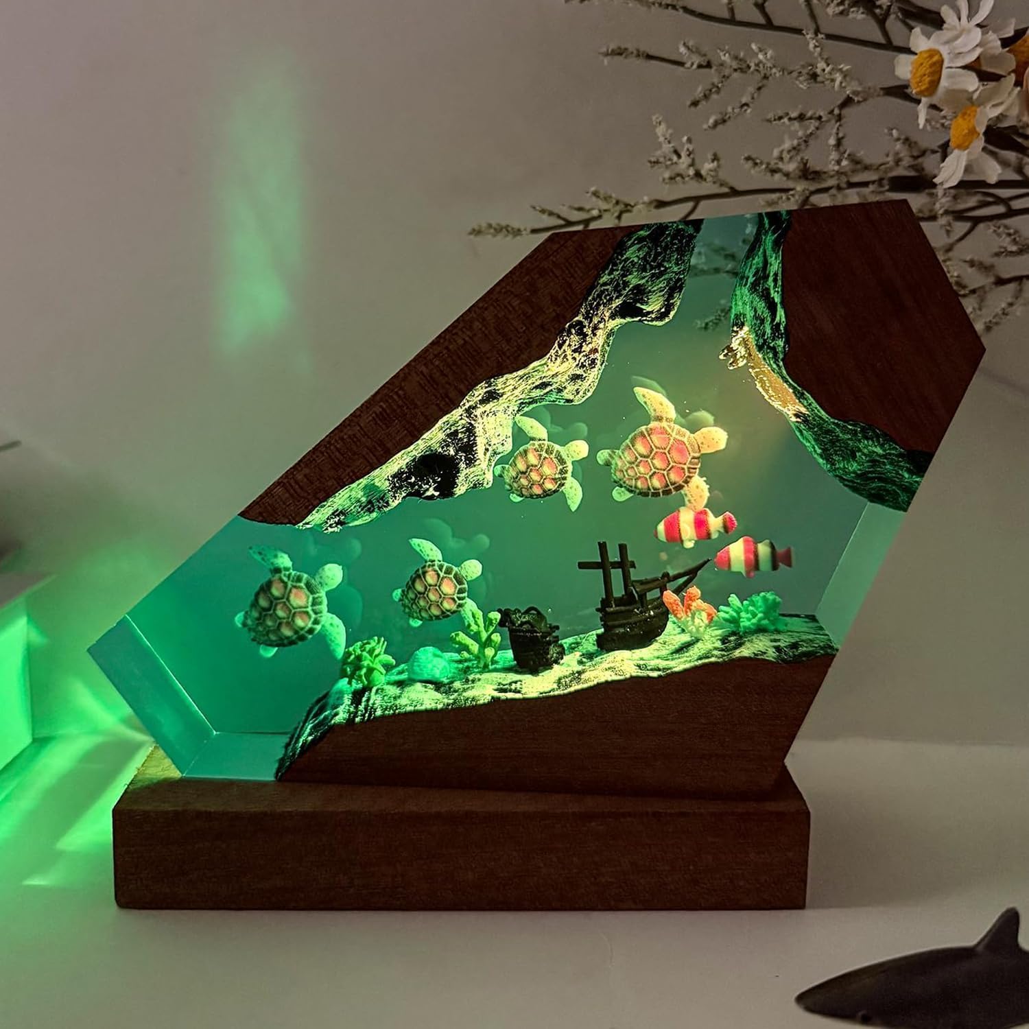 Sea Turtle Ocean Resin Lamp - Handmade Resin Night Light with USB Port, Variable Lights, Sea Turtle Gifts for Women and Men, Ocean Enthusiast Collectibles, Unique Birthday Gifts for Him & Her (8'x5')