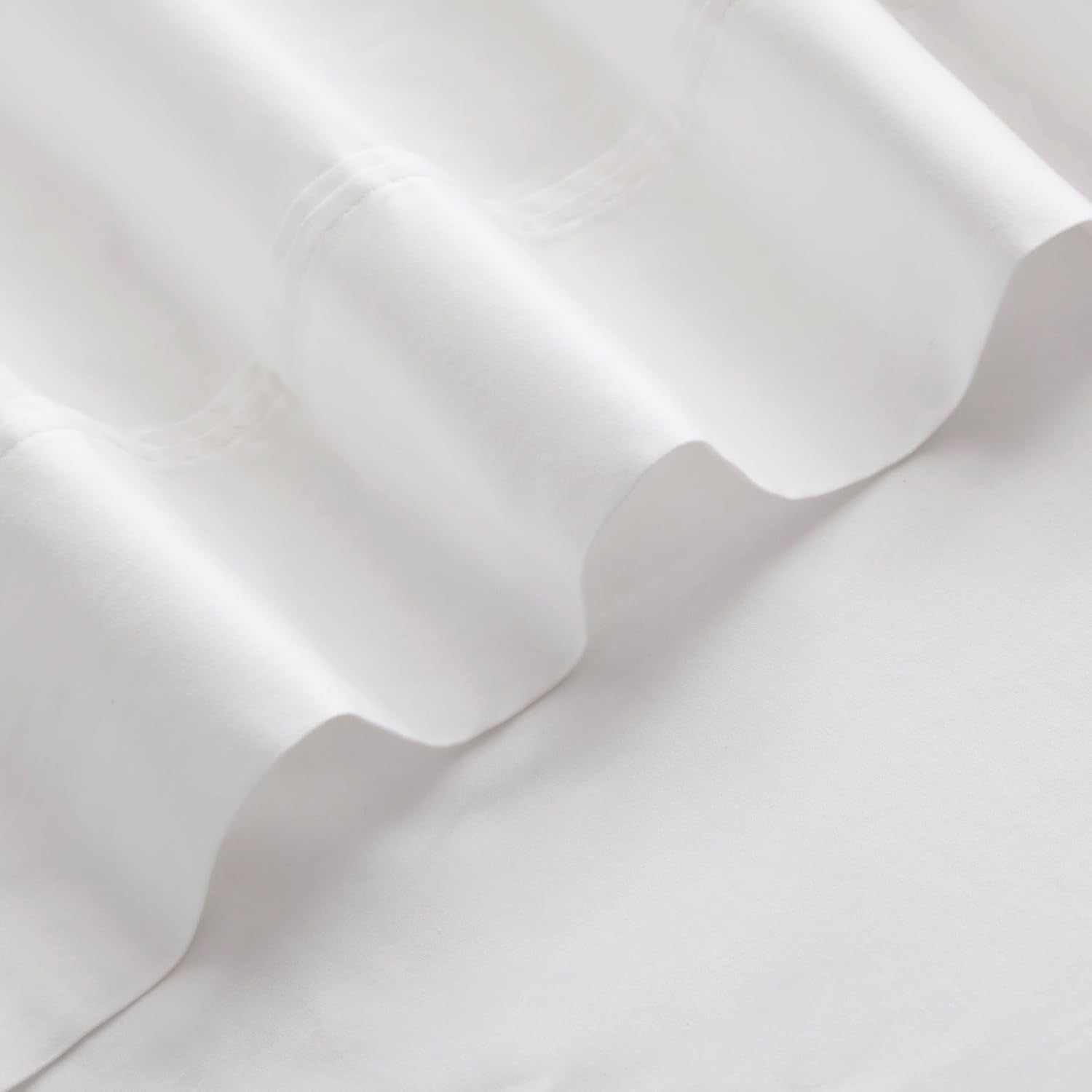 Harbor House Luxury 100% Egyptian Cotton Sheet Set, 400 Thread Count Sateen Weave, Soft & Breathable Bed Sheets with Deep Pocket, 4-Piece Queen Bedding Set, Bright White
