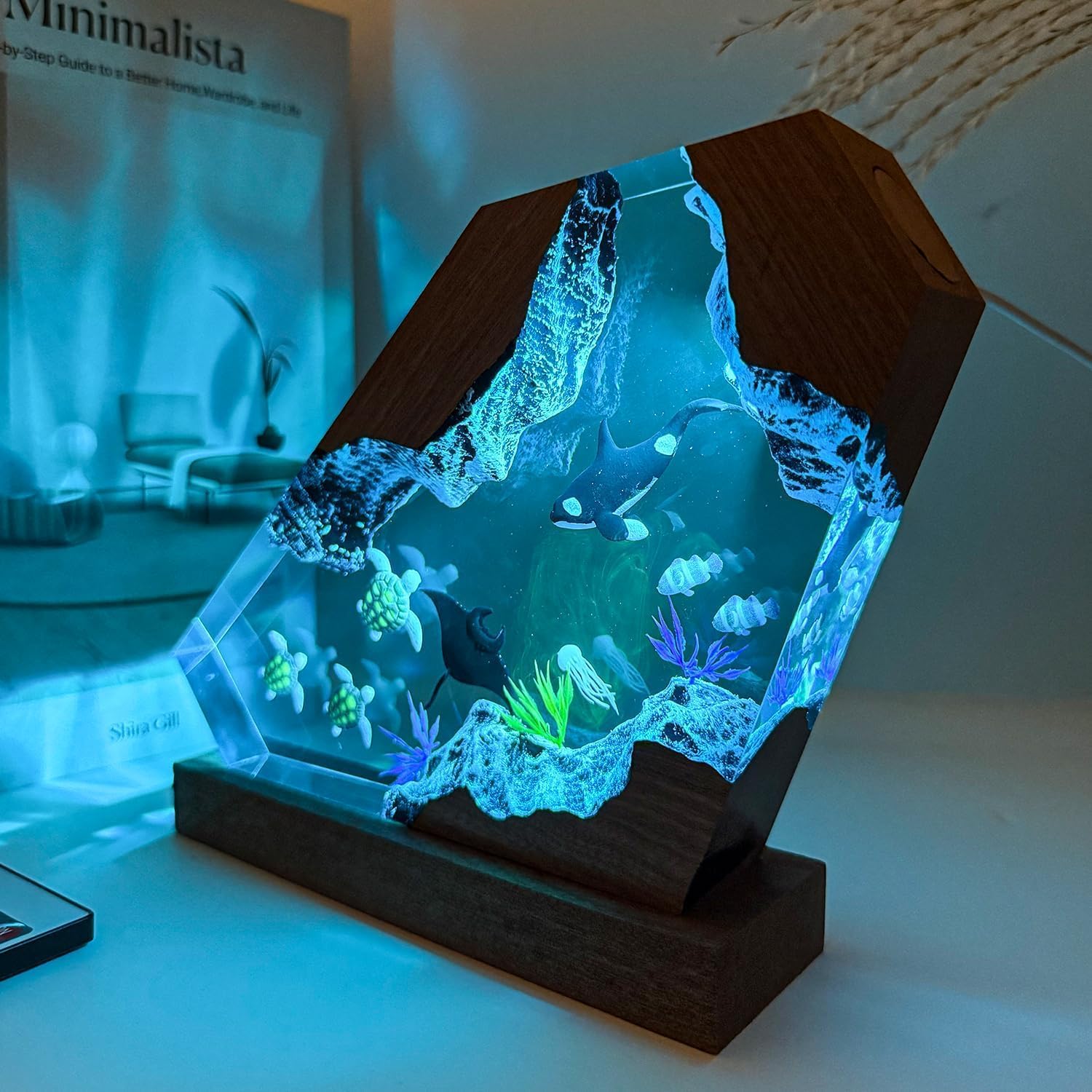 Orca Ocean Resin Lamp - Handmade Resin Night Light with USB Port, Variable Lights, Marine Biology Gifts for Women and Men, Ocean Enthusiast Collectibles, Unique Birthday Gifts for Him & Her (8'x5')