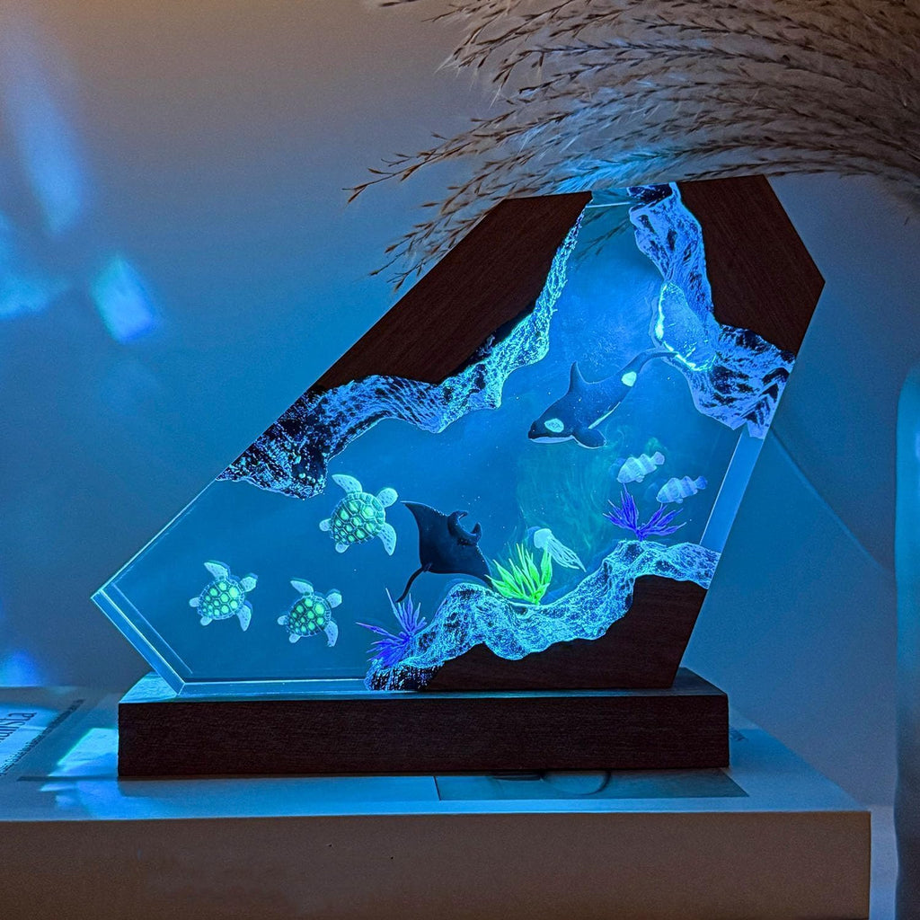 Orca Ocean Resin Lamp - Handmade Resin Night Light with USB Port, Variable Lights, Marine Biology Gifts for Women and Men, Ocean Enthusiast Collectibles, Unique Birthday Gifts for Him & Her (8'x5')