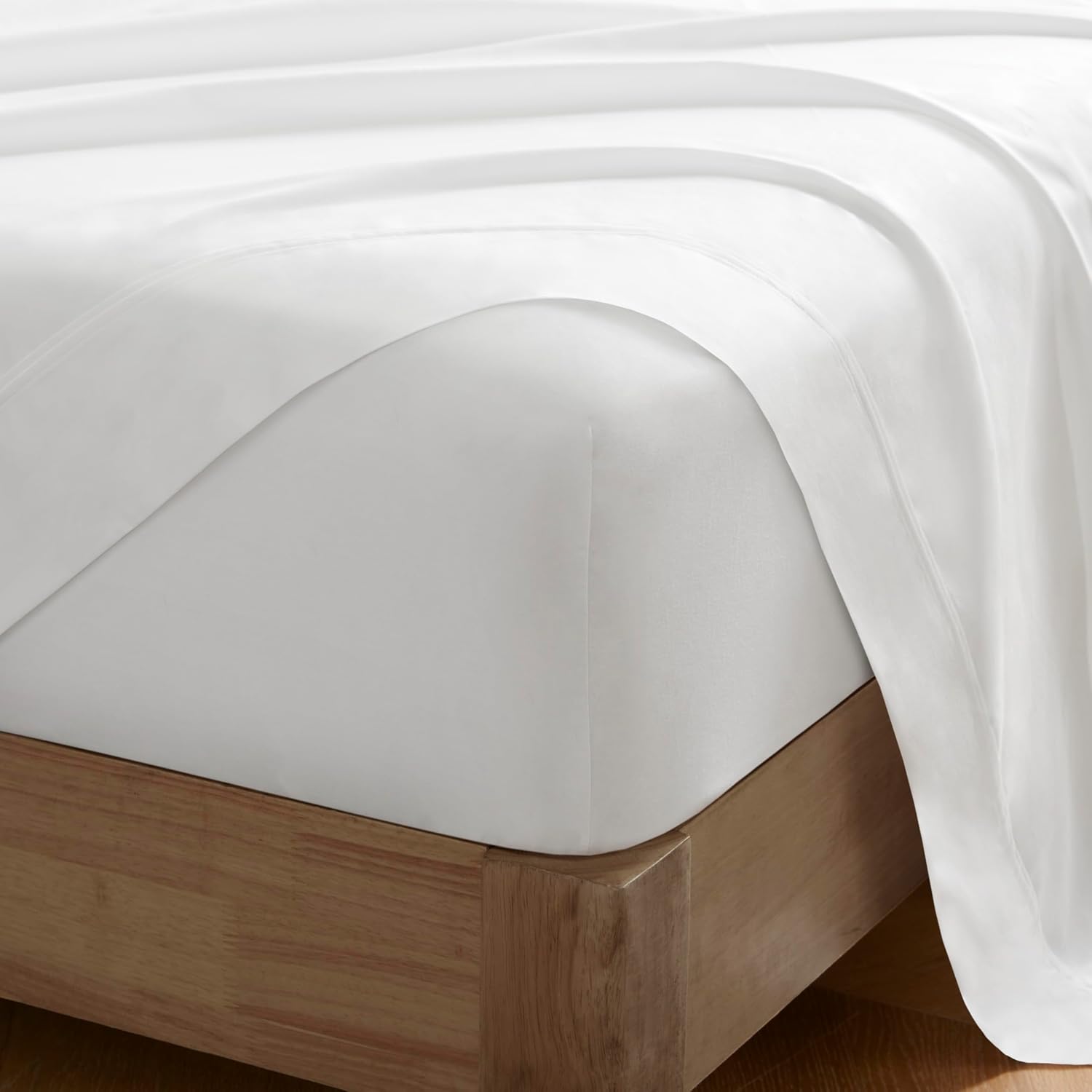 Harbor House Luxury 100% Egyptian Cotton Sheet Set, 400 Thread Count Sateen Weave, Soft & Breathable Bed Sheets with Deep Pocket, 4-Piece Queen Bedding Set, Bright White