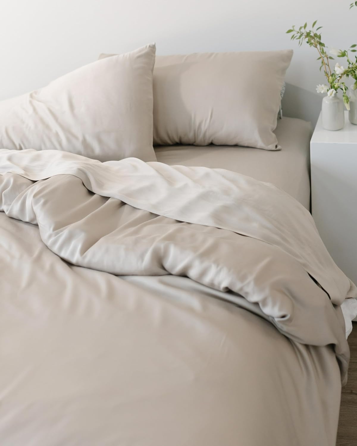 Cozy Earth Luxury Duvet Cover Queen - 100% Viscose from Bamboo - Ultra-Soft, Cooling & Lightweight Duvet Cover - Temperature-Regulating Bedding with Concealed Zip & Interior Snap Closures - Driftwood