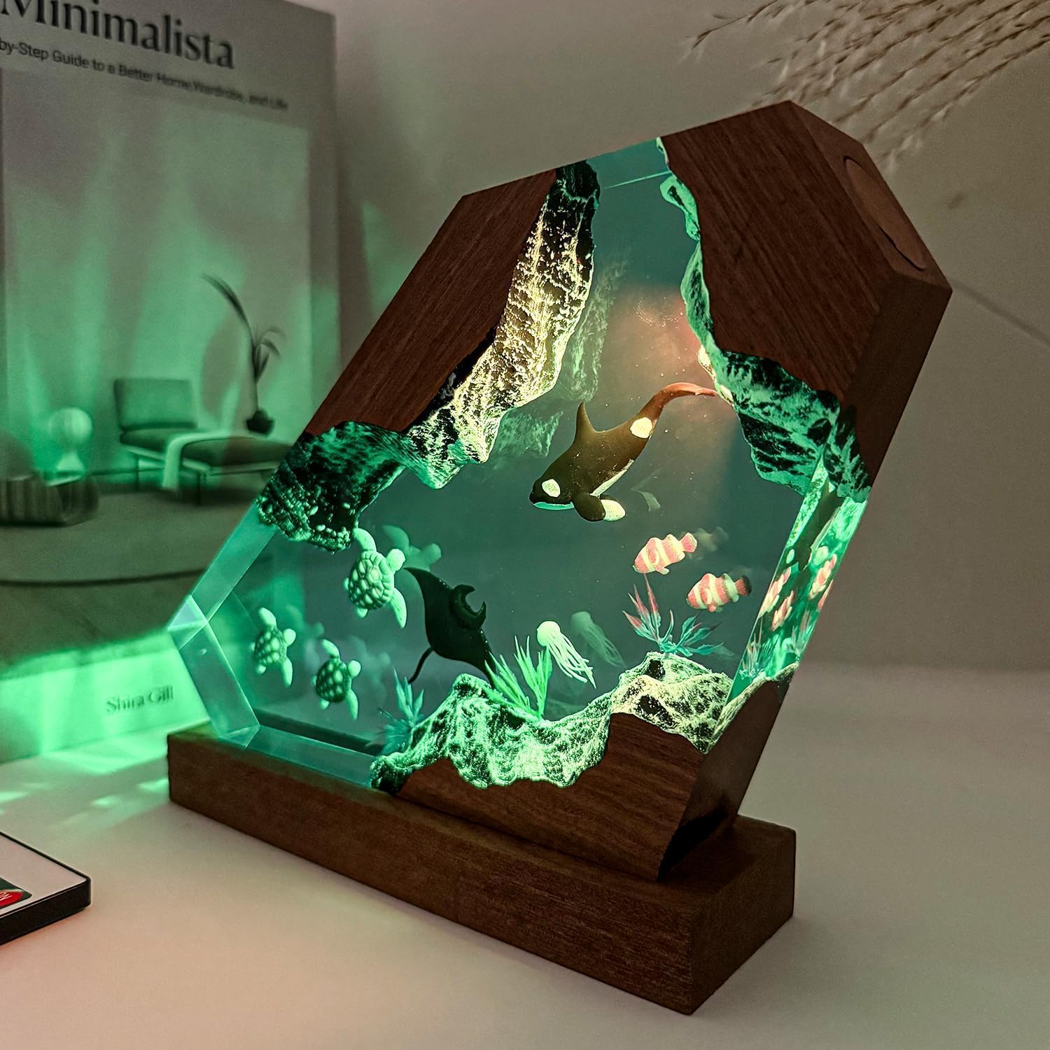 Orca Ocean Resin Lamp - Handmade Resin Night Light with USB Port, Variable Lights, Marine Biology Gifts for Women and Men, Ocean Enthusiast Collectibles, Unique Birthday Gifts for Him & Her (10'x6')