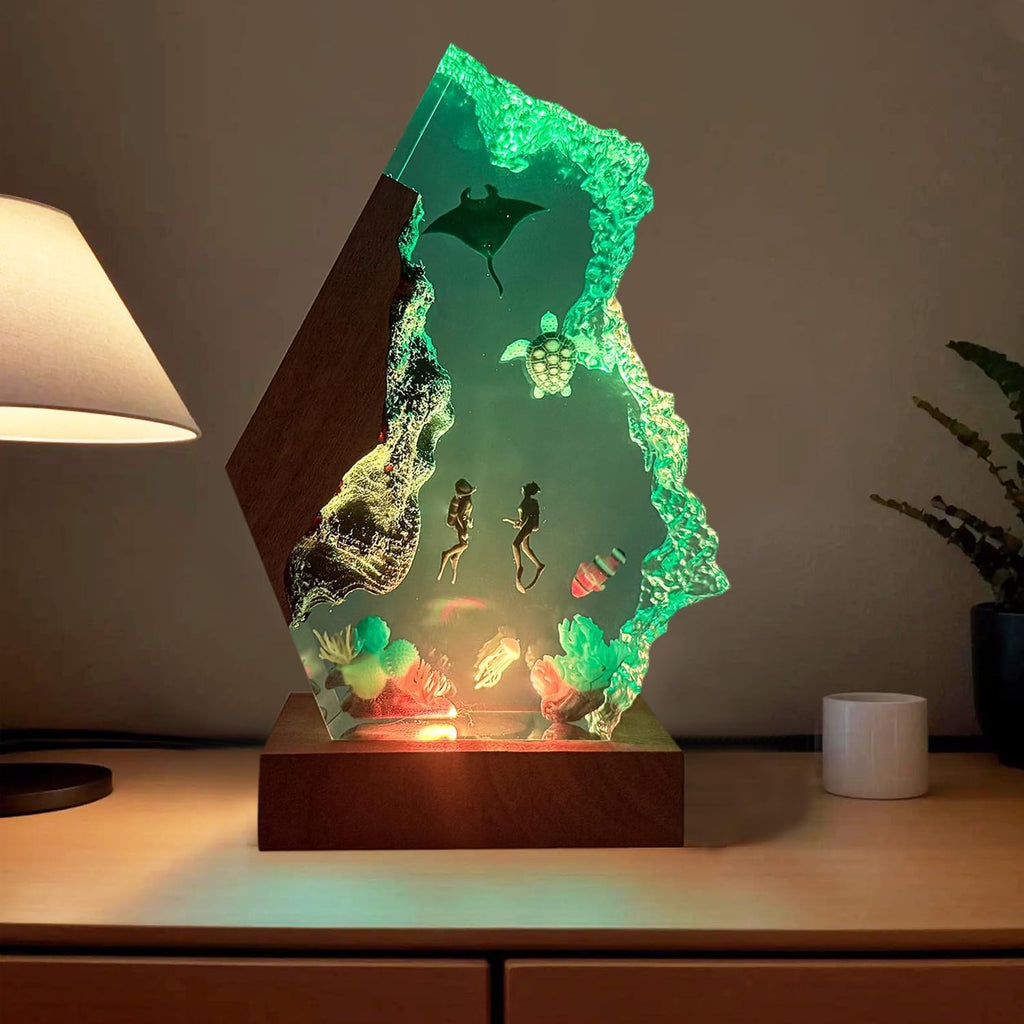 Handmade 3D Ocean Resin Lamp - USB Powered Resin Ocean Night Light with Wooden Base, Variable Lights, Scuba Diver Gifts, Diving Enthusiast Collectibles, Unique Birthday Holiday Gifts for Men & Women