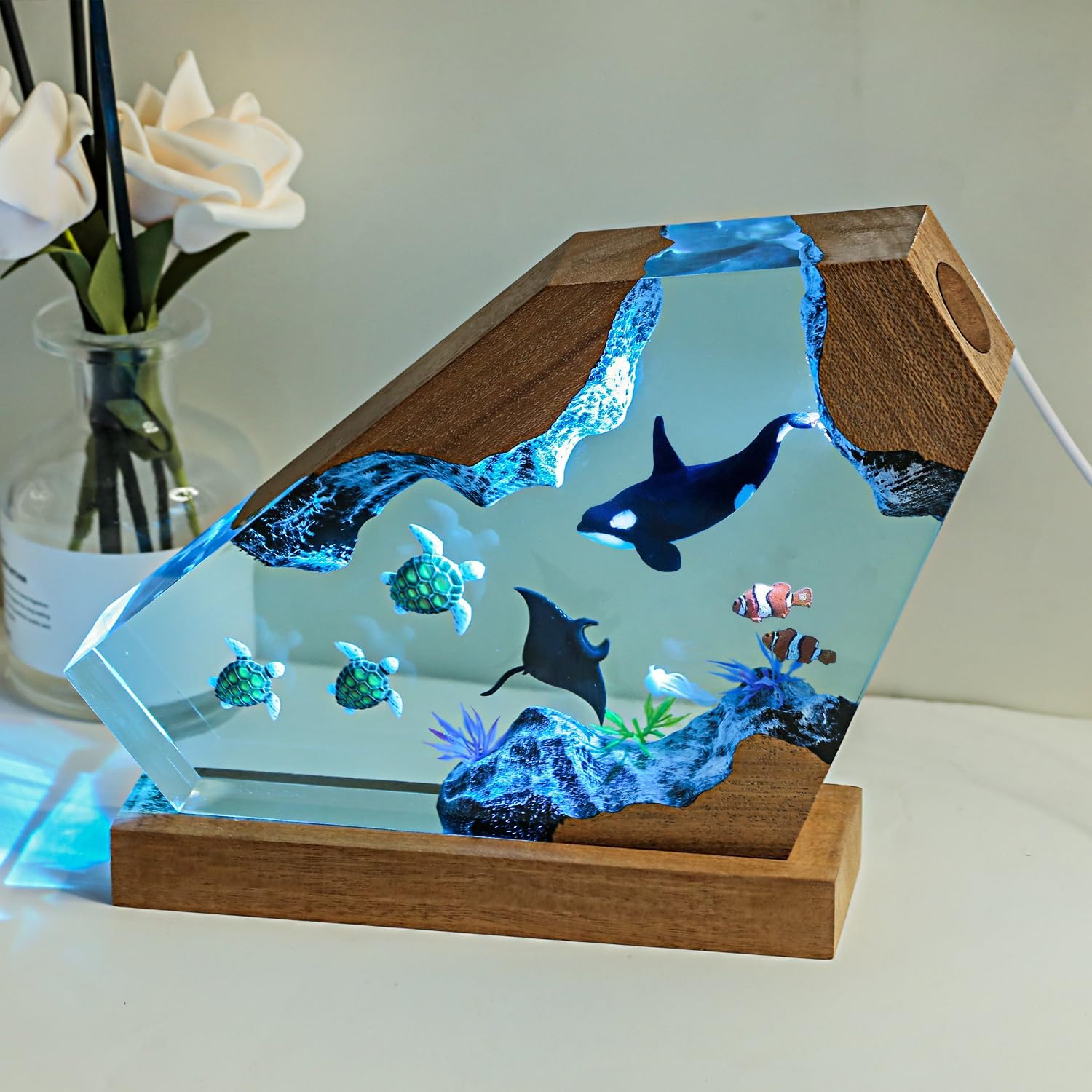 Orca Ocean Resin Lamp - Handmade Resin Night Light with USB Port, Variable Lights, Marine Biology Gifts for Women and Men, Ocean Enthusiast Collectibles, Unique Birthday Gifts for Him & Her (10'x6')