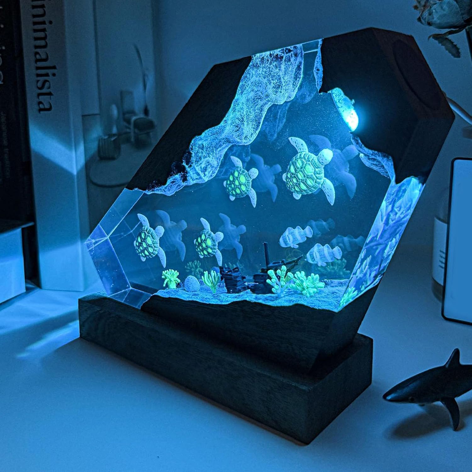 Sea Turtle Ocean Resin Lamp - Handmade Resin Night Light with USB Port, Variable Lights, Sea Turtle Gifts for Women and Men, Ocean Enthusiast Collectibles, Unique Birthday Gifts for Him & Her (10'x6')