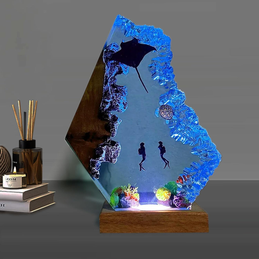 Handmade 3D Ocean Resin Lamp - USB Powered Resin Ocean Night Light with Wooden Base, Variable Lights, Scuba Diver Gifts, Diving Enthusiast Collectibles, Unique Birthday Holiday Gifts for Men & Women