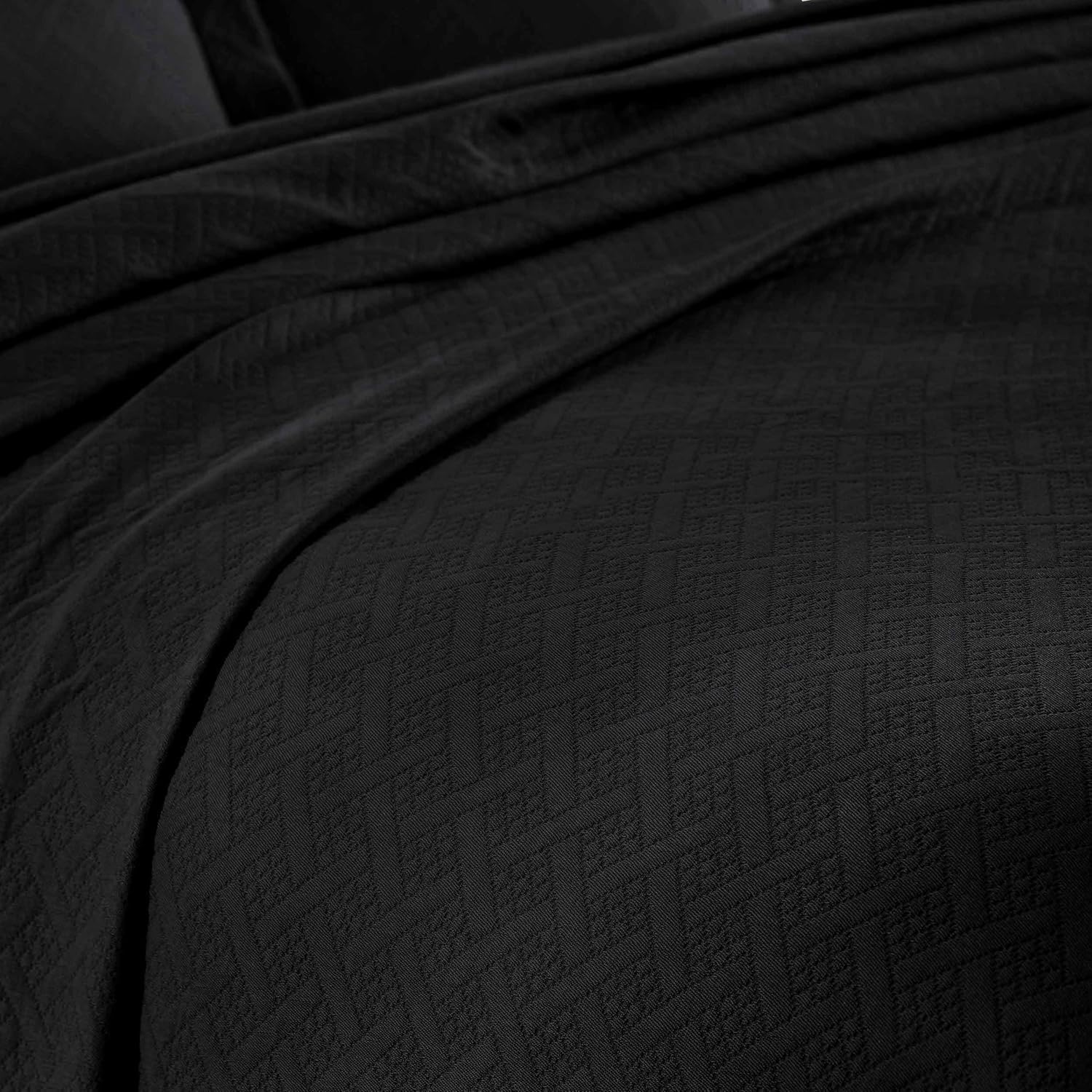 Superior 3 Piece Basketweave Cotton Bedspread Set, Home Bed Decor, Decorative Bed Spread, 2 Pillow Shams, Medium Weight Blanket, Matelasse Coverlet Bedding, Geometric Lattice Pattern, Queen, Black