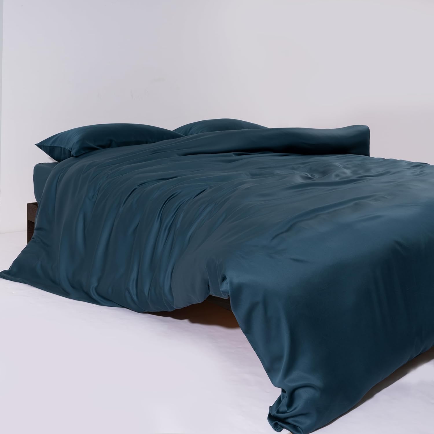 FURRFREE Bamboo Duvet Cover - Genuine 100% Organic Viscose- Breathable & Silky Soft Duvet Cover for All Season, Machine Washable, Pet Hair Repellent Family -Contemplating Blue Queen