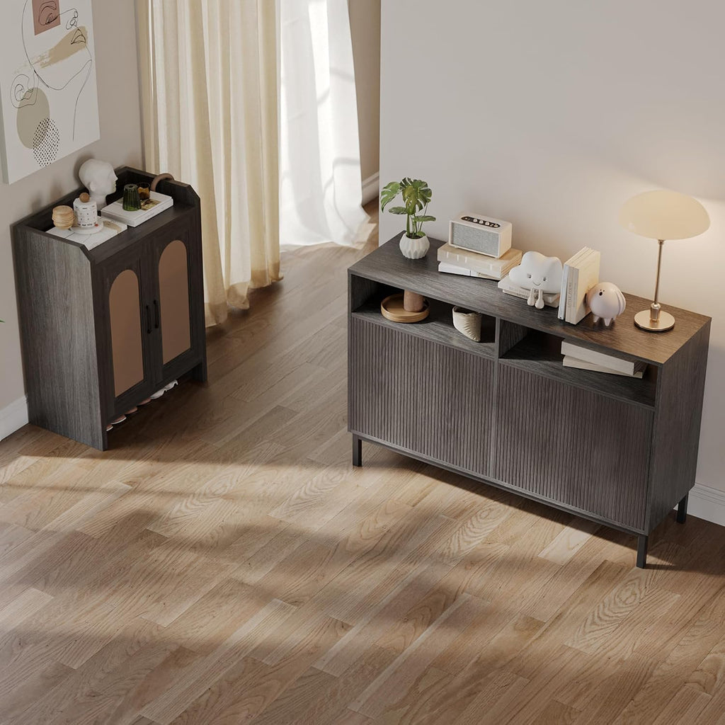 Mericonia Farmhouse Buffet Sideboard Cabinet with Storage, Fluted Coffee Bar with Doors and Adjustable Shelves, Modern Wood Console Cabinet for Kitchen, Livingroom (Fluted 4 Door, Grey)