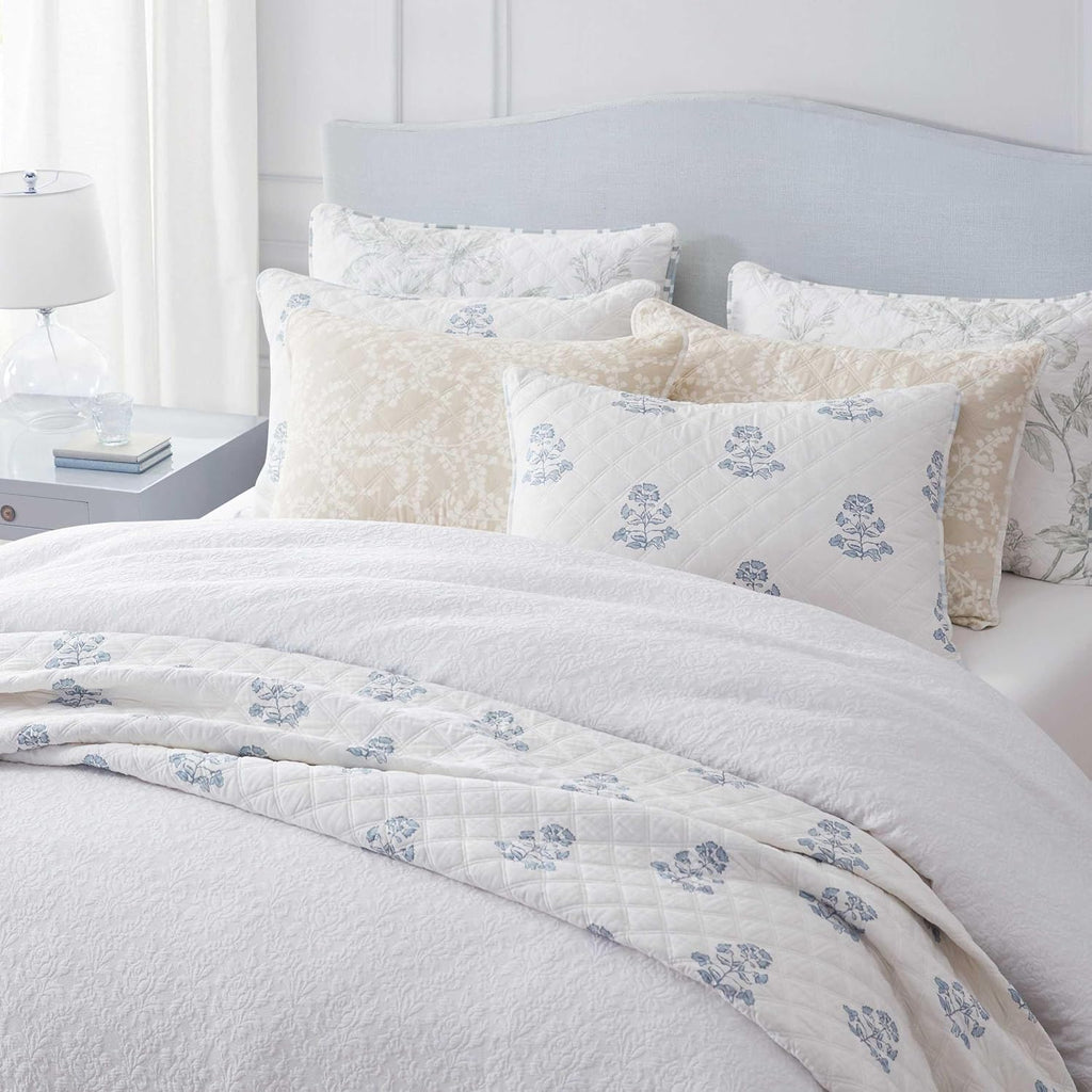 Martha Stewart - King Comforter Set, Naturally Soft Cotton-Rich Jacquard Bedding w/Matching Pillowcases, Textured 3 Piece Bed Set (Garden Trellis White)