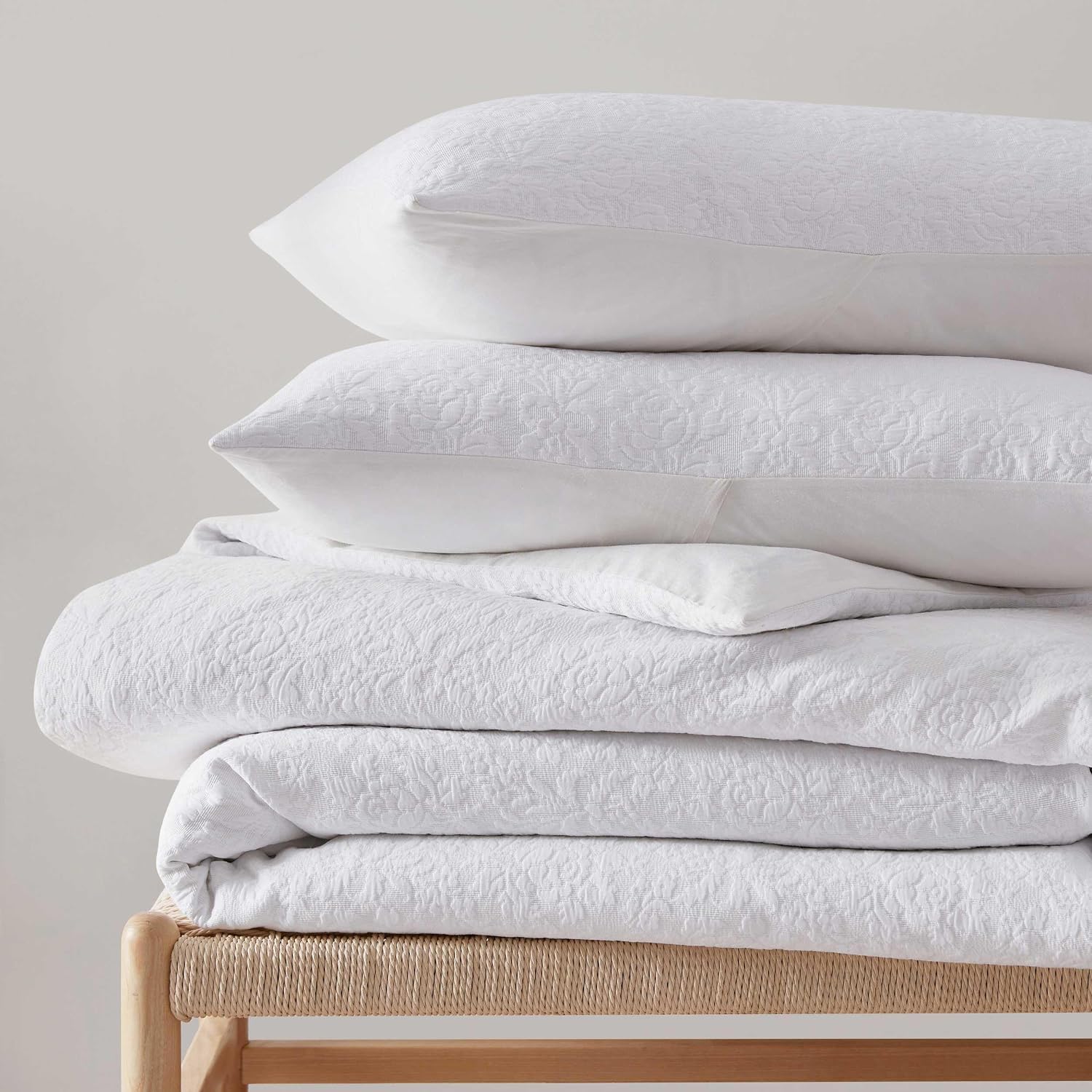 Martha Stewart - Queen Comforter Set, Naturally Soft Cotton-Rich Jacquard Bedding w/Matching Pillowcases, Textured 3 Piece Bed Set (Garden Trellis White)