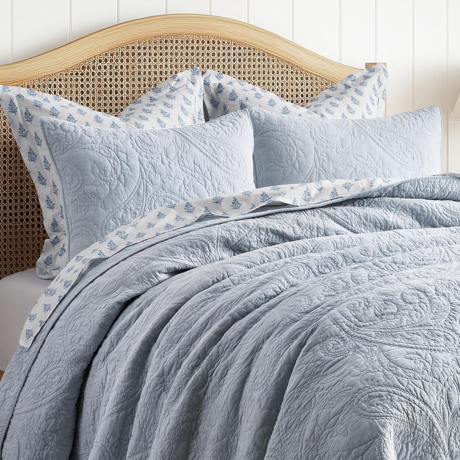 EVERGRACE 100% Cotton Paisley Quilt Set, King Size 3 Piece Set – Prewashed Lightweight Bedspread with 2 Shams, Soft & Breathable Matelasse-Style Quilted Coverlet, Pearl Blue