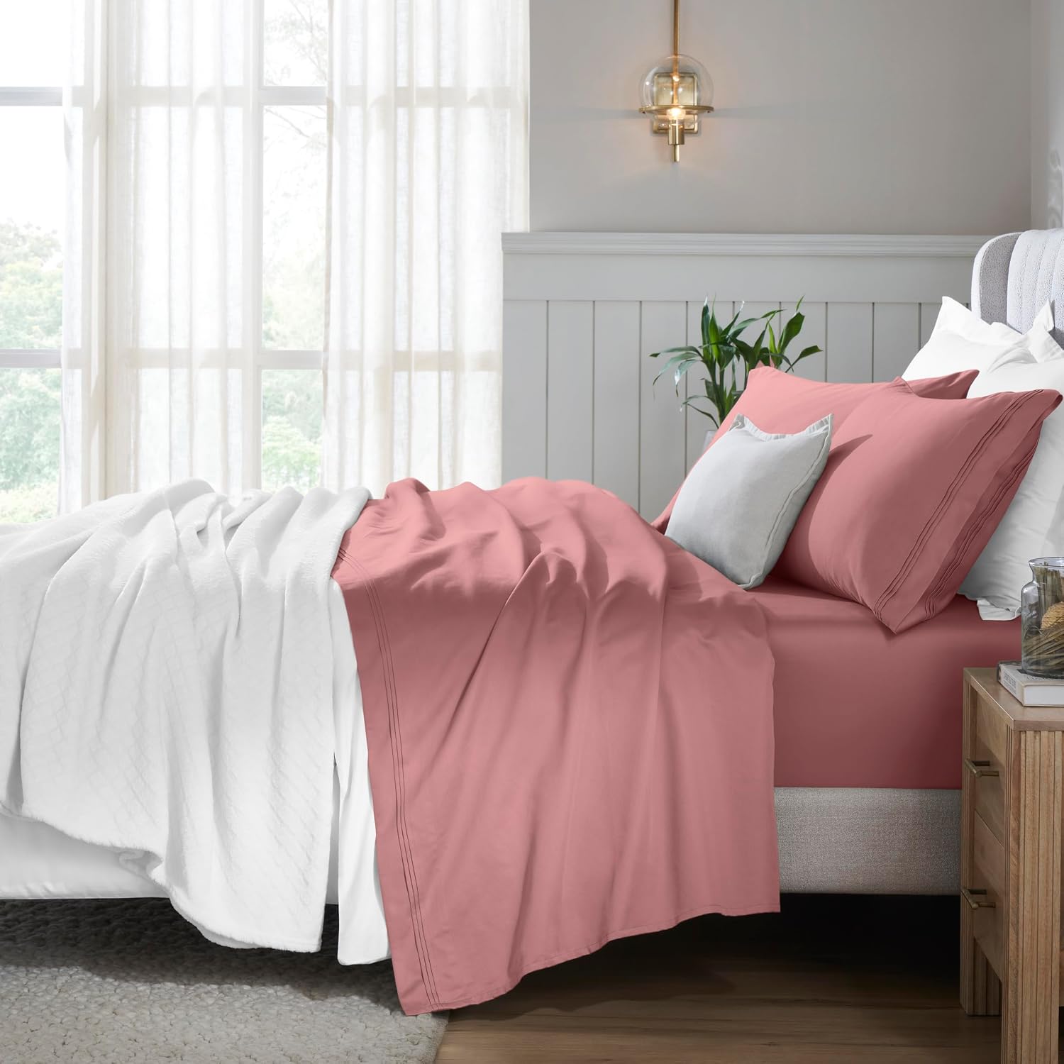 Superior Egyptian Cotton 4 Piece Sheet Set, 650 Thread Count, Eco-Friendly, Sustainable Sheets, Ultra-Soft Basics, Solid, Deep Pocket Fitted Sheet, Flat Sheet, Pillowcases, Queen, Blush