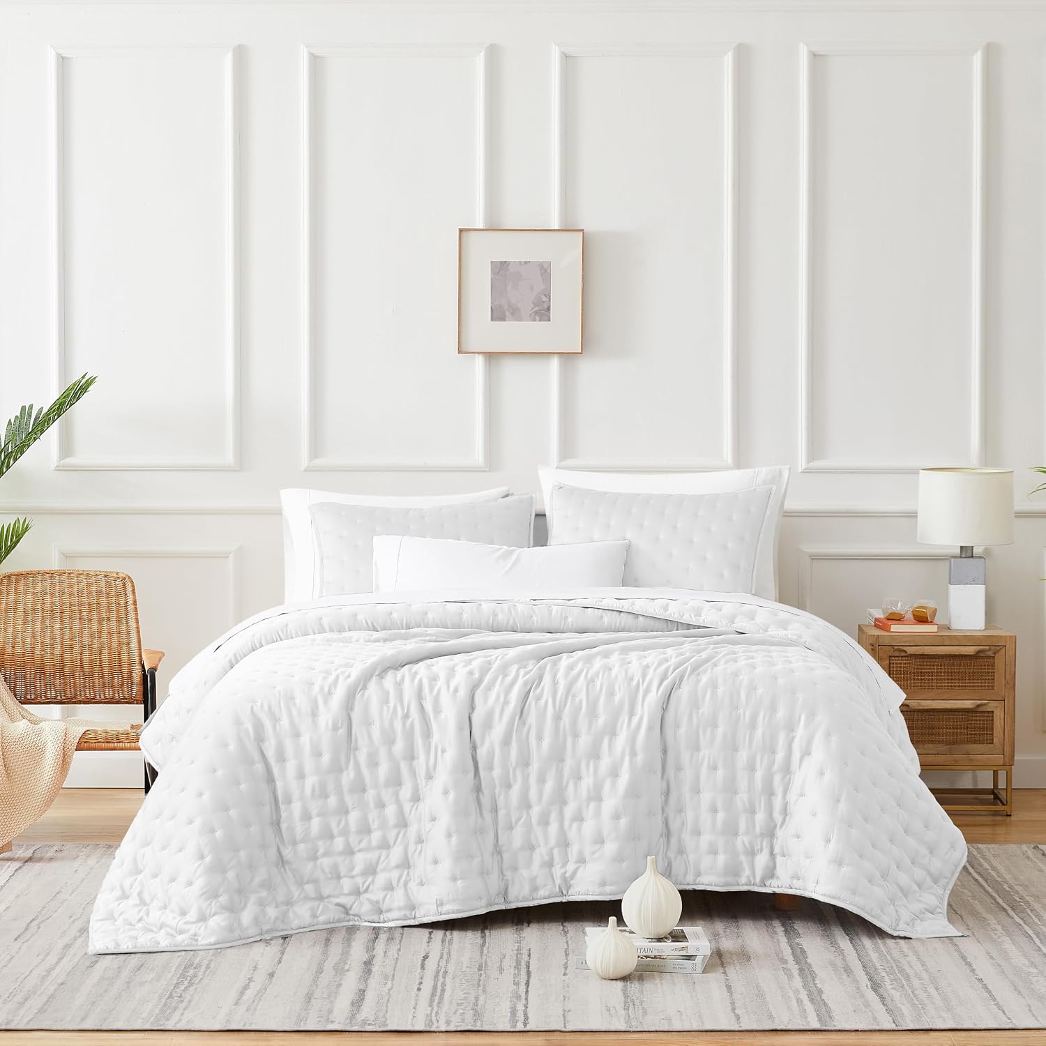 Southshore Fine Living, Inc. White Quilts Queen Size Set, Rayon Derived from Bamboo Quilt/Coverlet Queen Size with 2 Pillow Shams, 300 Thread Count Premium Bedding Set, Lightweight Quilt, White