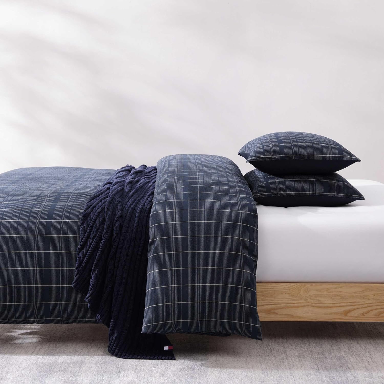 Tommy Hilfiger - Queen Duvet Cover Set, Textured Yarn-Dyed Bedding with a Lightweight Feel for Year Round Comfort, 3 Piece Bed Set with Matching Button Closure Pillowcases (Cold Spring Blue)