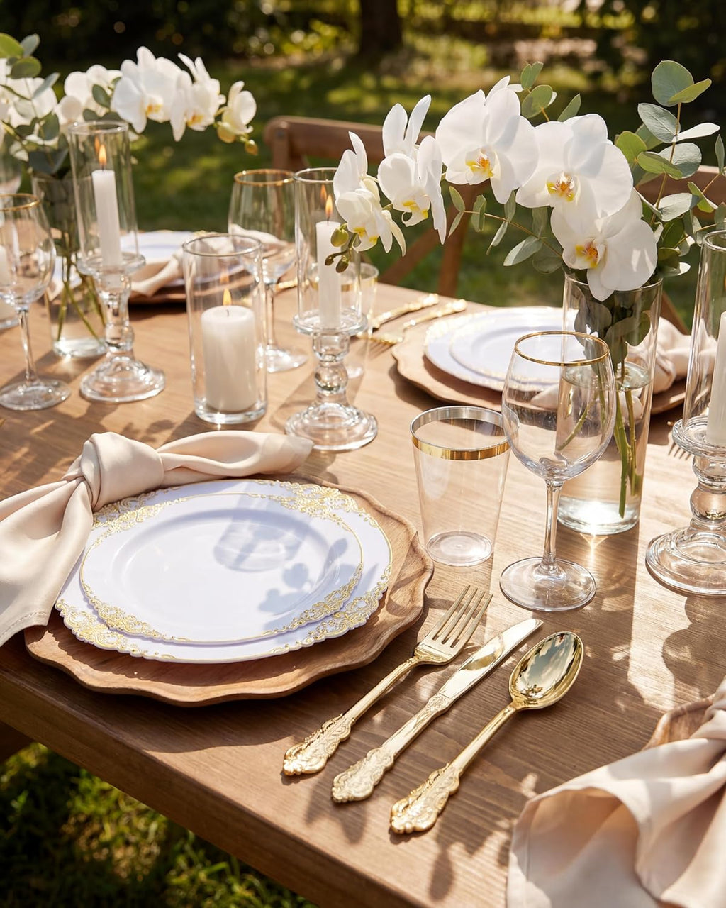 Nervure 700PCS Gold Plastic Plates - Gold Plastic Dinnerware Sets for 100 Guests - 200 Disposable Plates, 300 Silverware, 100 Cups, 100 Napkins for Wedding & Party & Graduation