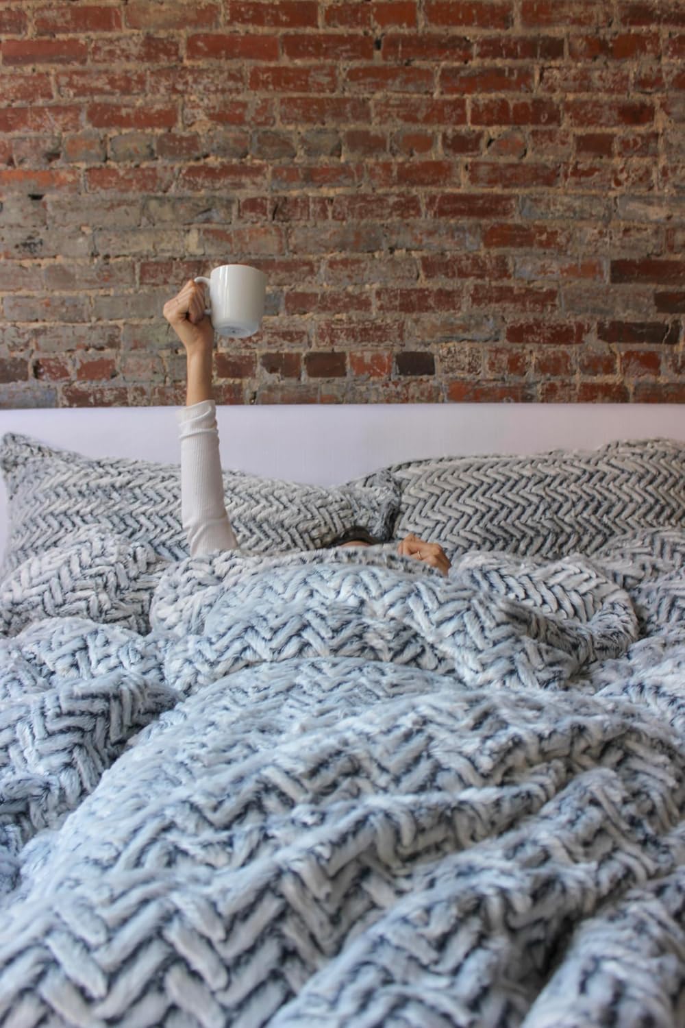 Byourbed Cozy Peaks - Coma Inducer® Oversized Queen Comforter Set - Chevron Frosted Navy