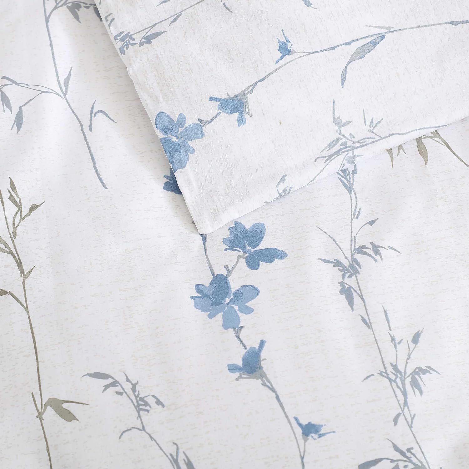 Calvin Klein - Queen Comforter Set, Cotton Floral Bedding with a Naturally Soft Feel, 3 Piece Bed Set with Matching Pillowcases (Wildflower Beige)