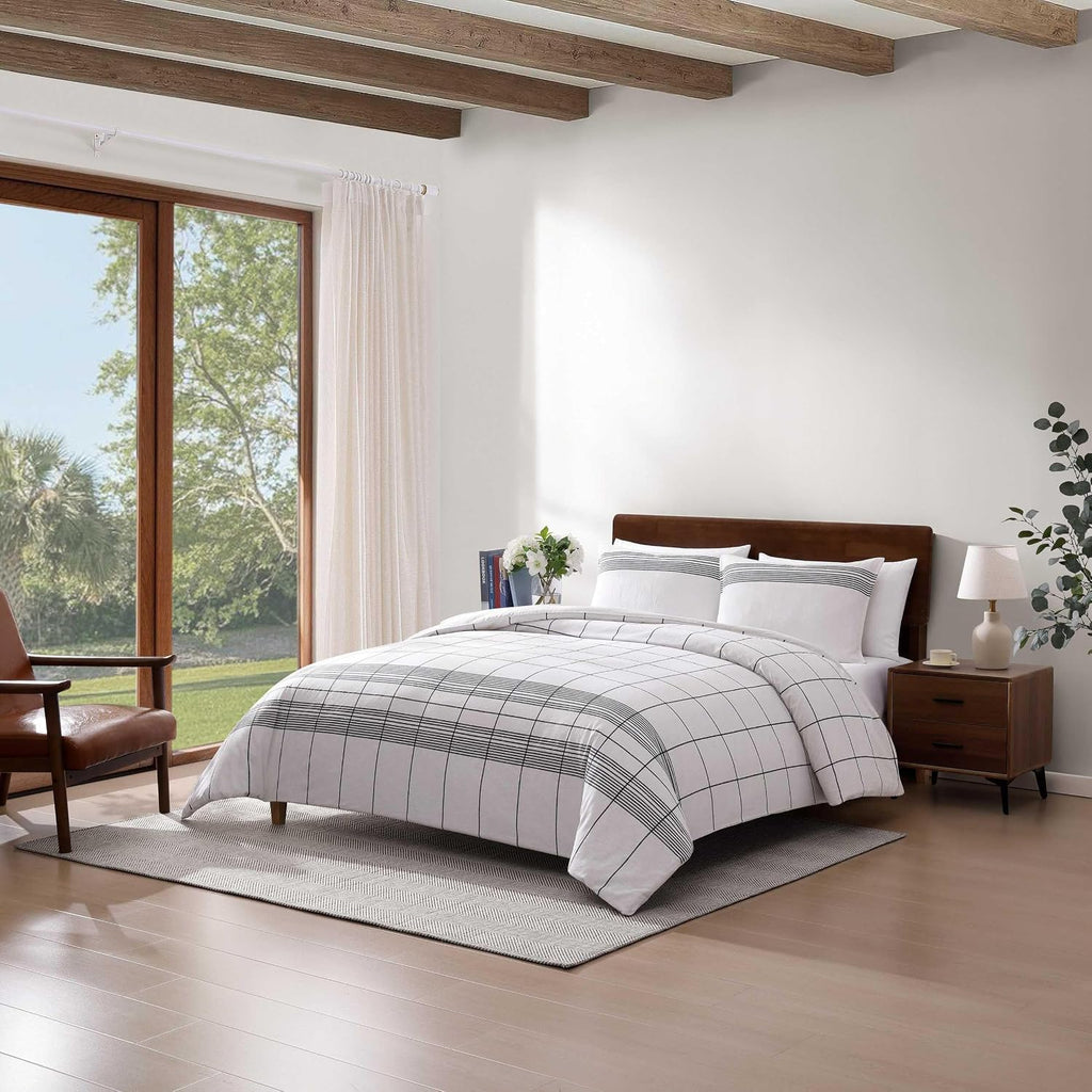 Tommy Hilfiger - Twin/Twin XL Comforter Set, Soft Textured Cotton Bedding w/Matching Pillowcase, Lightweight for Year Round Comfort, 2 Piece Bed Set (Brooklyn Heights Stripe Beige)