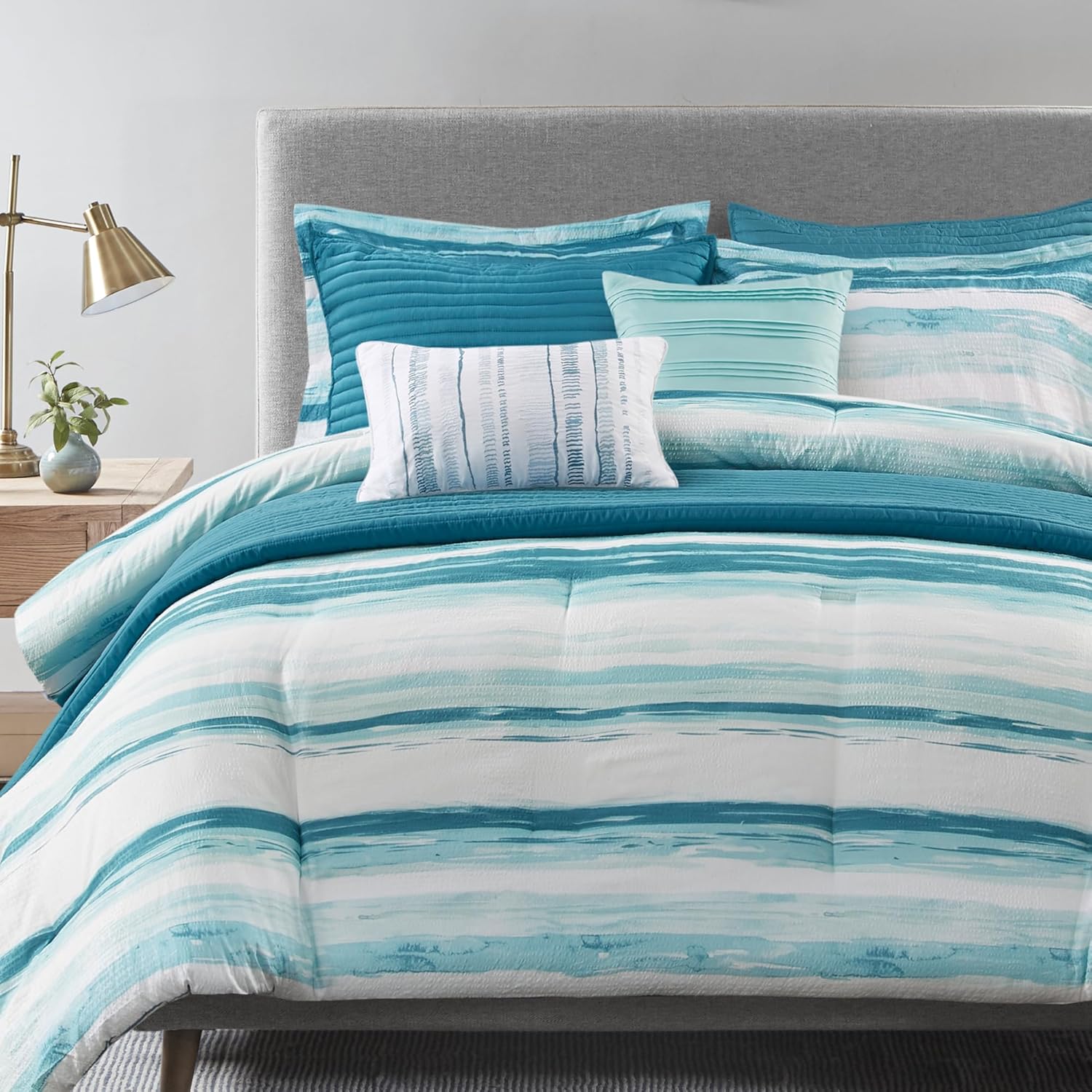 Madison Park Marina Comforter Quilt Combo Set - Modern Luxury Design, All Season Down Alternative Bedding, Matching Shams, Decorative Pillows, King/Cal King(104'x92'), Aqua 8 Piece
