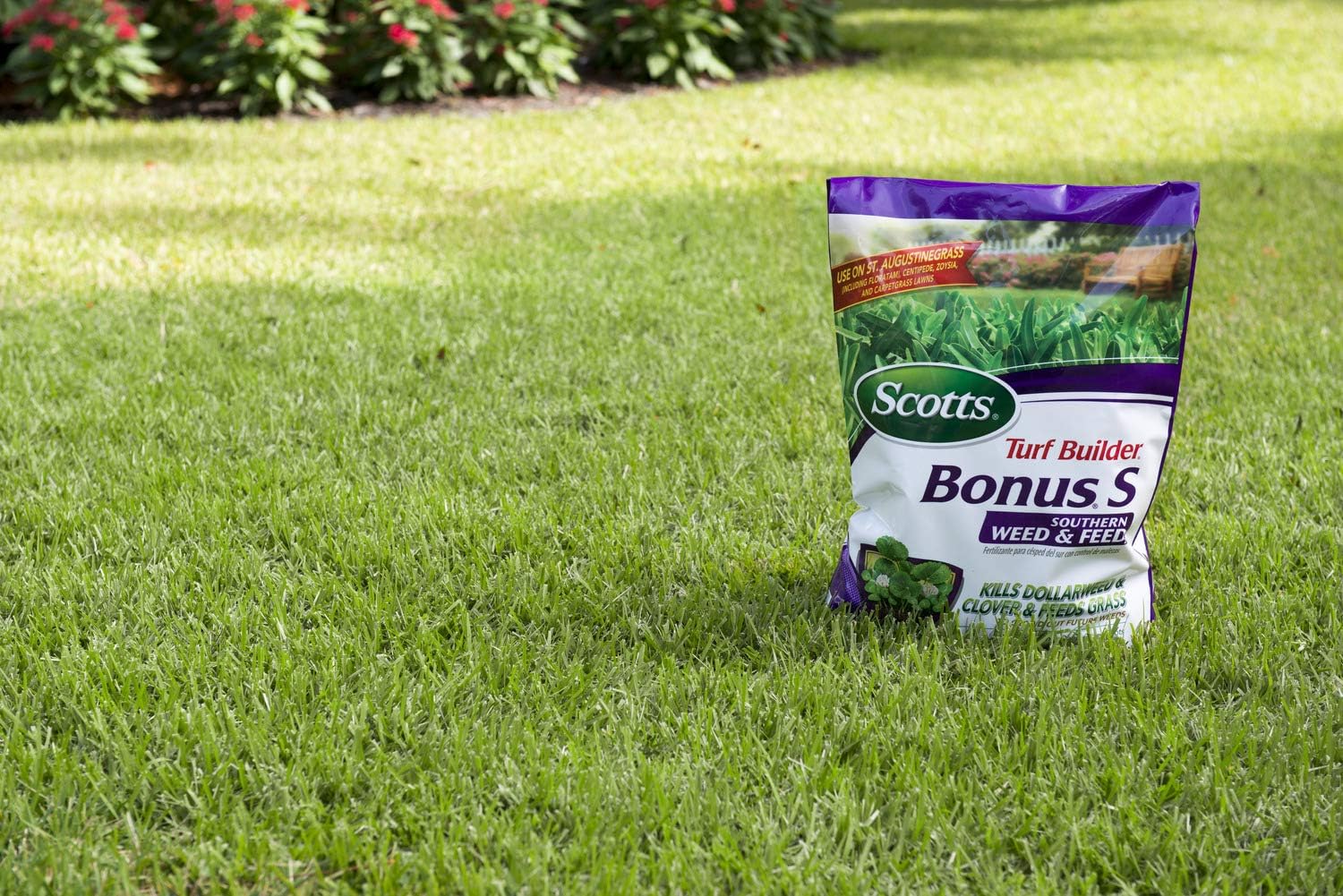 Scotts Turf Builder Bonus S Southern Weed & Feed2, Weed Killer and Lawn Fertilizer, 5,000 sq. ft., 17.24 lbs. (2-Pack)