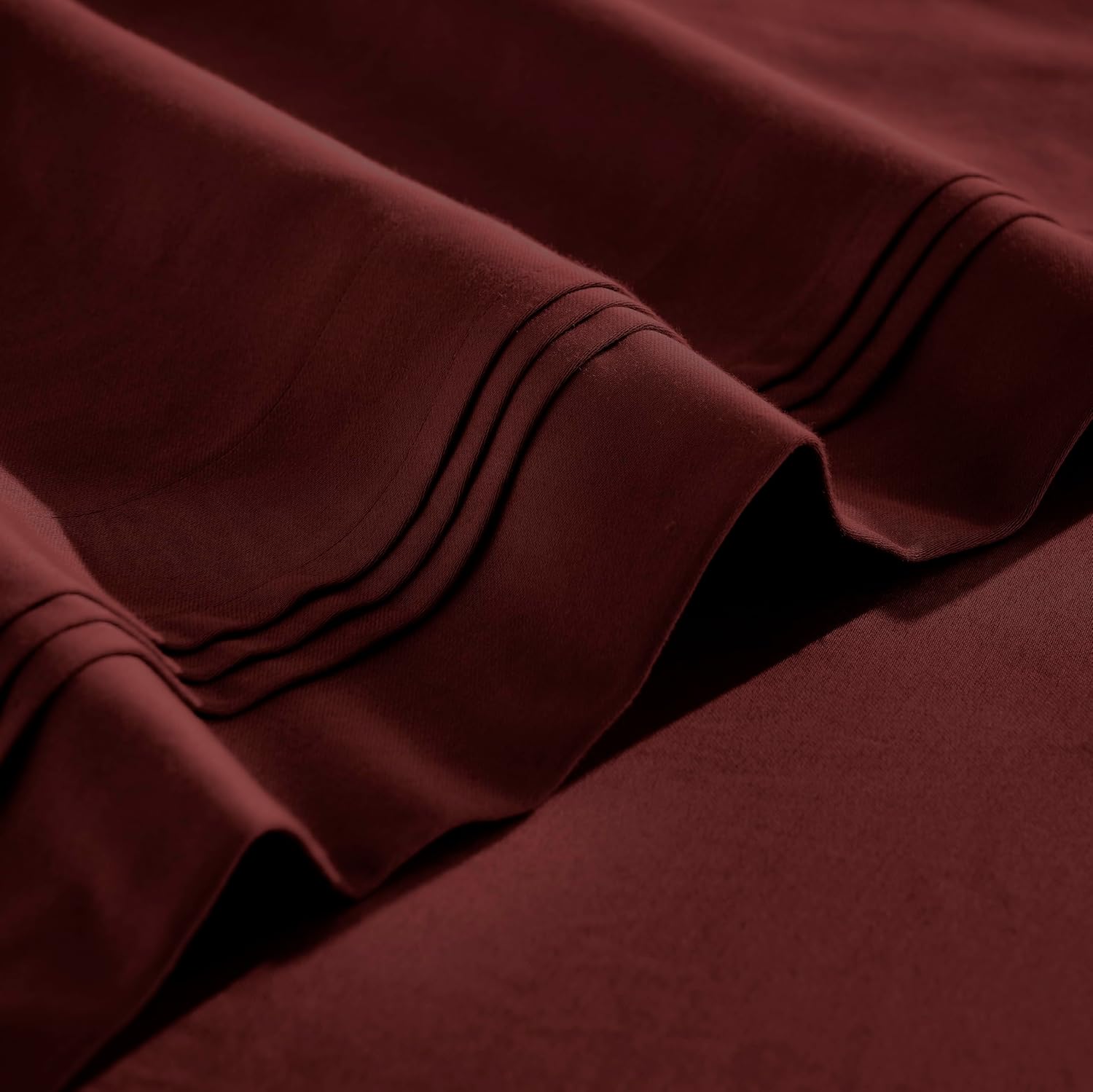 Superior Egyptian Cotton 4 Piece Sheet Set, 650 Thread Count, Eco-Friendly, Sustainable Sheets, Ultra-Soft Basics, Solid, Deep Pocket Fitted Sheet, Flat Sheet, Pillowcases, Queen, Burgundy