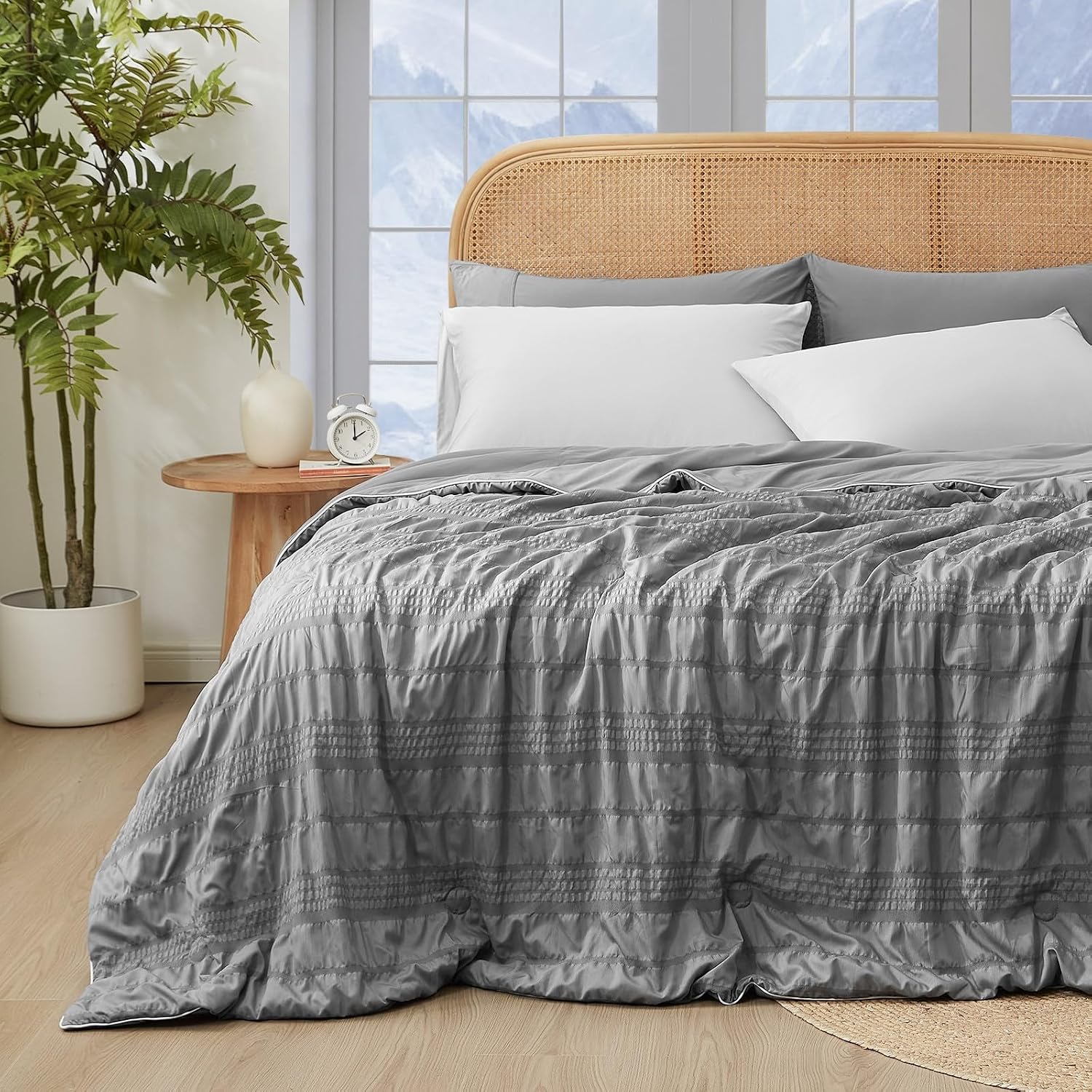 Cozy Bliss Seersucker Cooling Comforter King Size, Q-Max 0.45 Reversible Lightweight Cooling Blanket, Breathable Silk Smooth Summer Bedding Quilt for Hot Sleepers Night Sweats Dark Grey