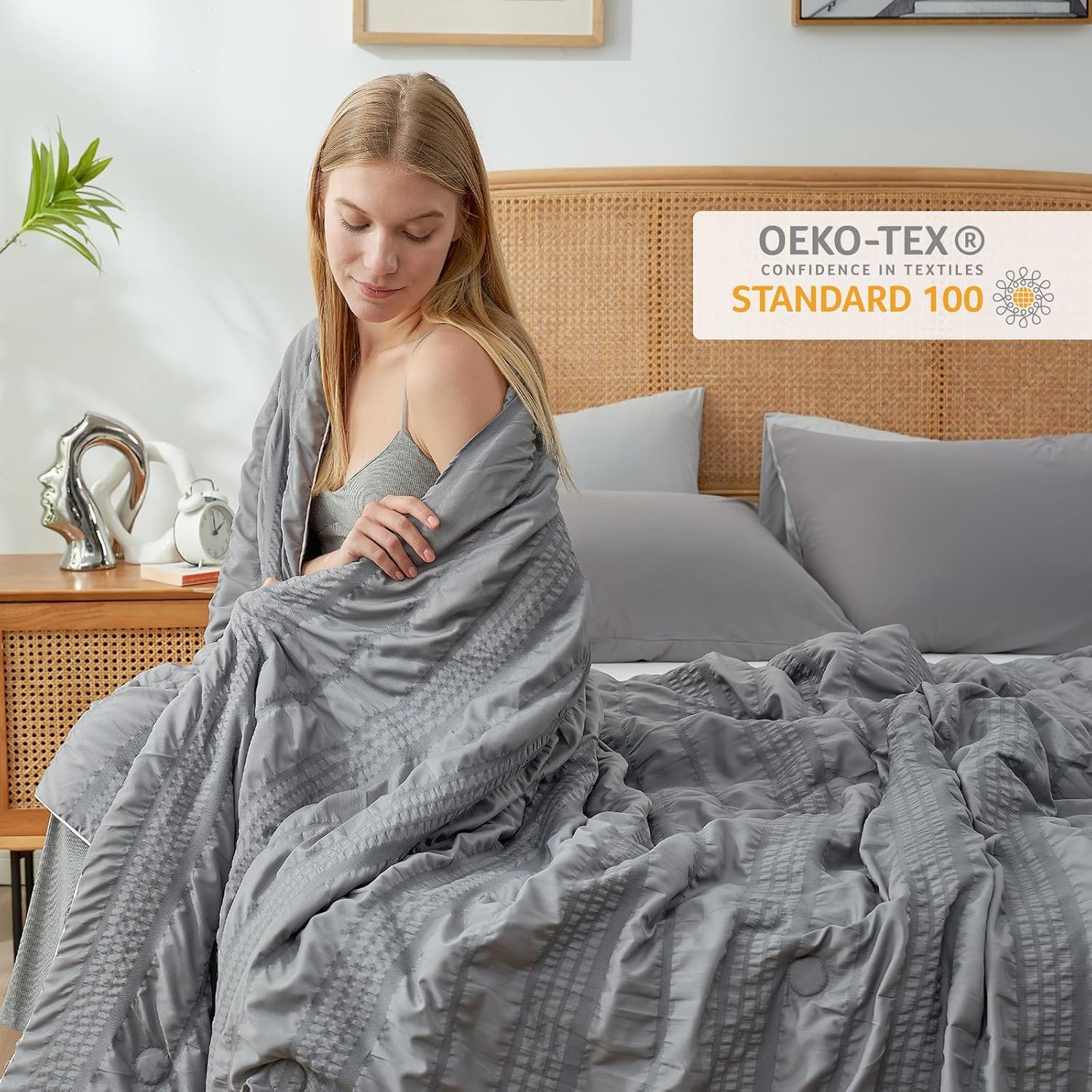 Cozy Bliss Seersucker Cooling Comforter King Size, Q-Max 0.45 Reversible Lightweight Cooling Blanket, Breathable Silk Smooth Summer Bedding Quilt for Hot Sleepers Night Sweats Dark Grey