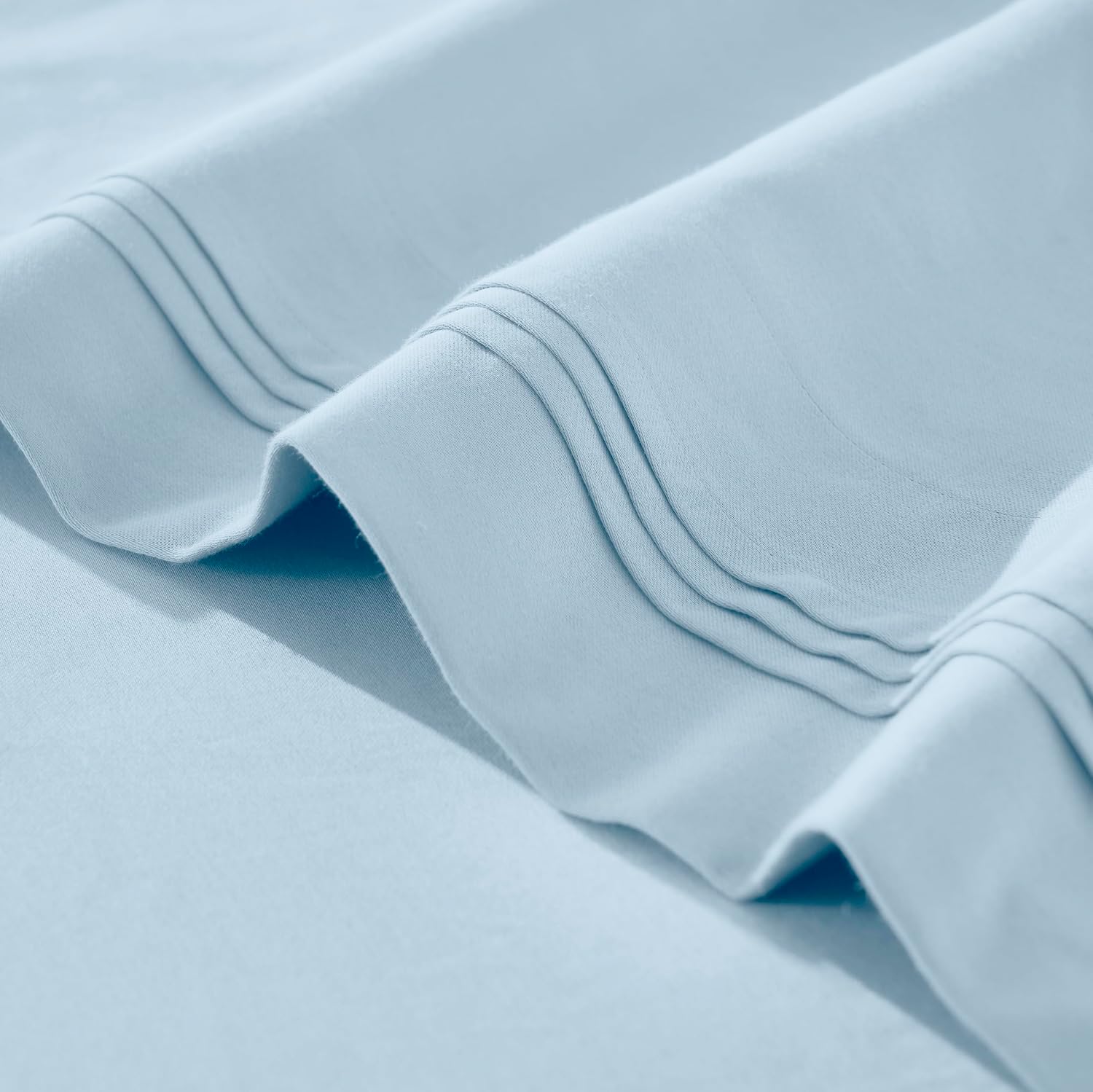 Superior Egyptian Cotton 4 Piece Sheet Set, 650 Thread Count, Modern Design, Sustainable Sheets, Ultra-Soft Basics, Solid, Deep Pocket Fitted Sheet, Flat Sheet, Pillowcases, Queen, Baby Blue