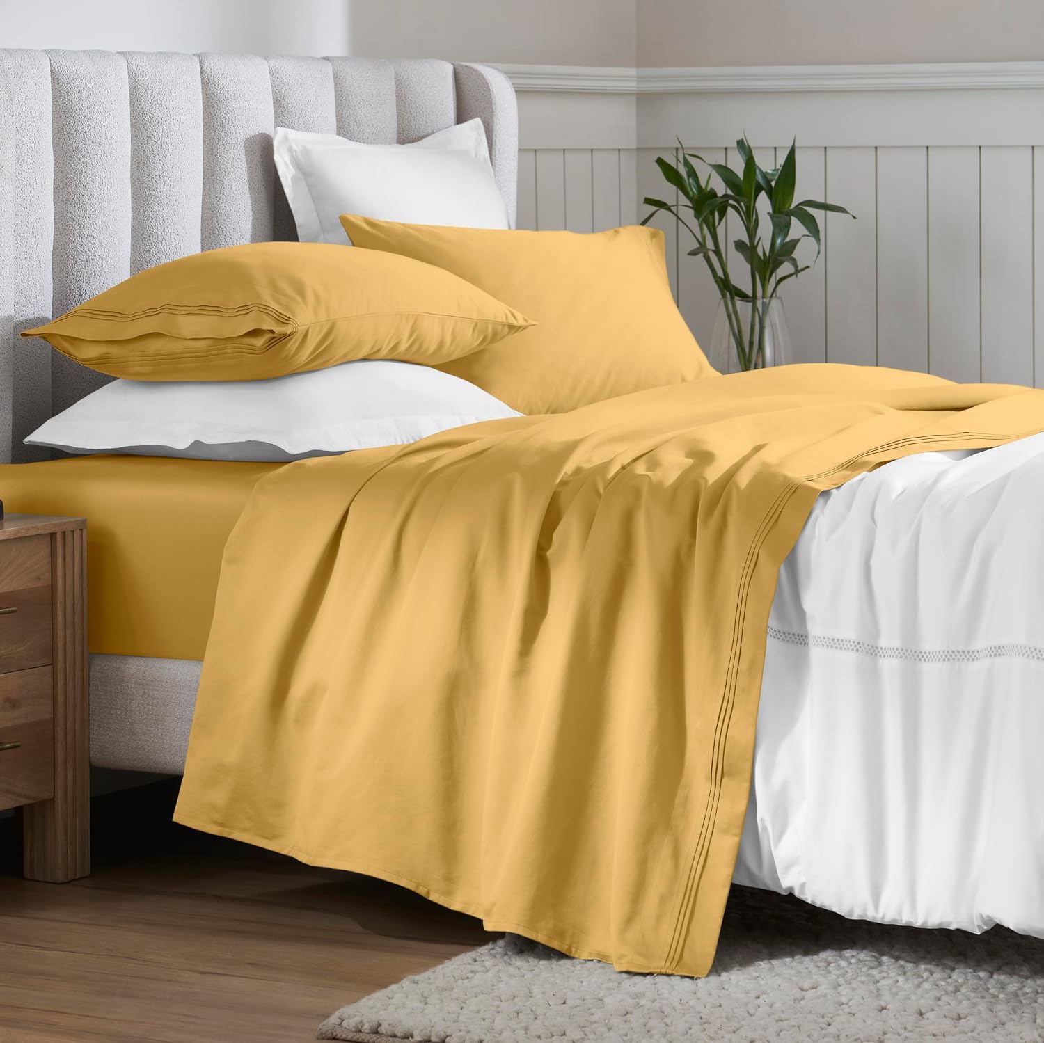 Superior Egyptian Cotton 4 Piece Sheet Set, 650 Thread Count, Modern Design, Sustainable Sheets, Ultra-Soft Basics, Solid, Deep Pocket Fitted Sheet, Flat Sheet, Pillowcases, King, Gold