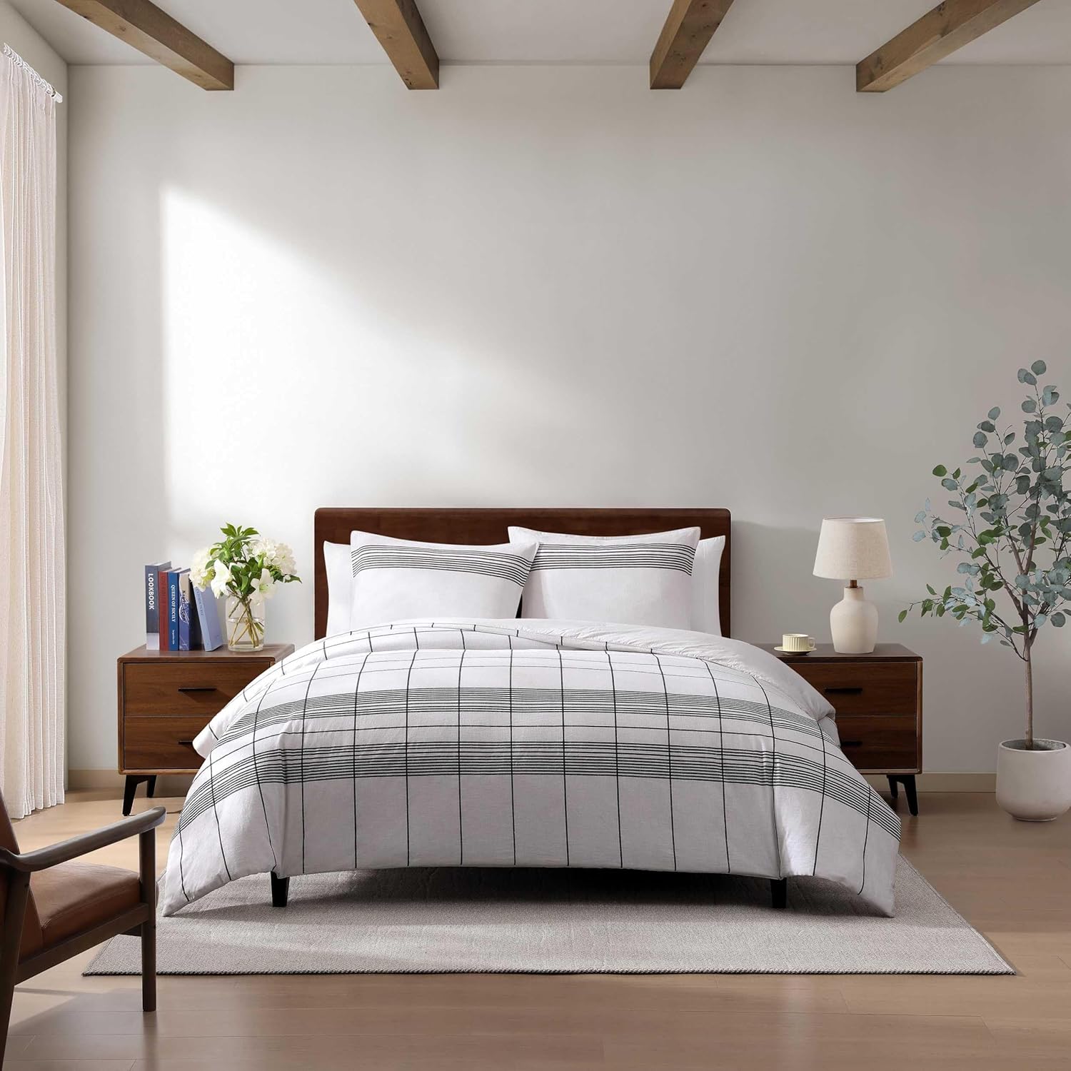 Tommy Hilfiger - Twin/Twin XL Comforter Set, Soft Textured Cotton Bedding w/Matching Pillowcase, Lightweight for Year Round Comfort, 2 Piece Bed Set (Brooklyn Heights Stripe Beige)