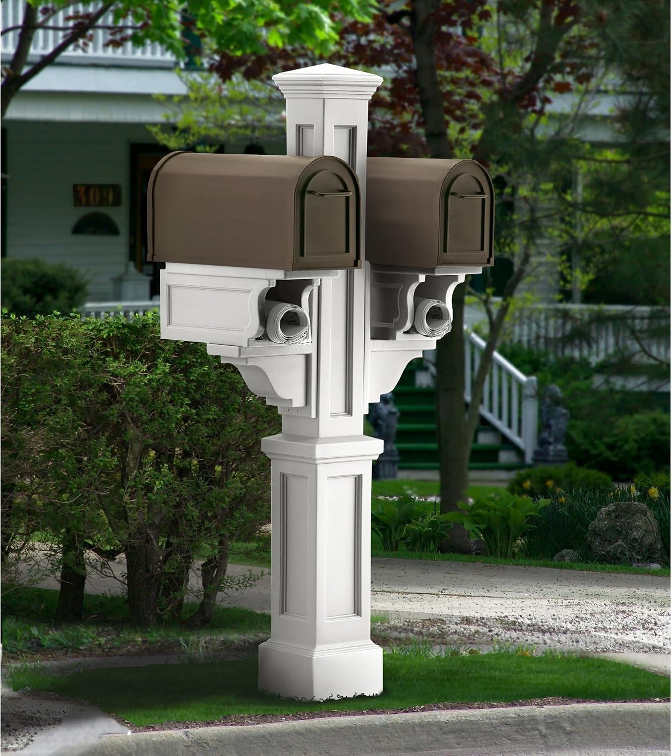 Pemberly Row Contemporary Double Traditional Plastic Mail Post in White