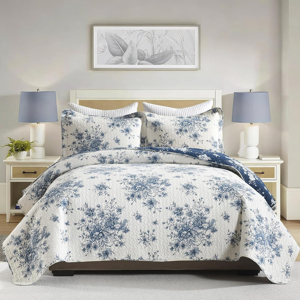 PANGUSHAN Quilt Set Queen Size - 100% Cotton Queen Comforter Set, Blue and White Farmhouse Bedspread with 2 Pillow Shams, Floral Reversible Lightweight Bedding, Queen Bed Spread for All Season, 3pcs