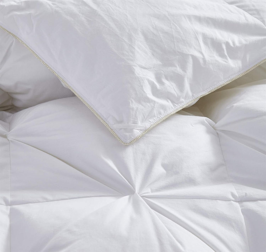 Luxurious Queen Size Goose Down Feather Fiber Comforter Duvet Insert, 100% Egyptian Cotton Cover, 60 oz. Fill Weight Comforter (Queen, White Pinch Pleat)