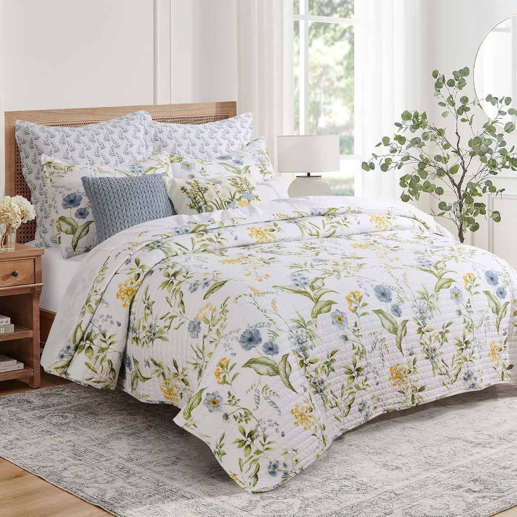 Levtex Home Viviana Blue Reversible Twin/Twin XL Quilt Set (68x86in) with 1 Pillow Sham (26x20in) - Floral - Blue, Green, White - 100% Cotton Twin Size Quilt Bedding Set - Lightweight, Soft