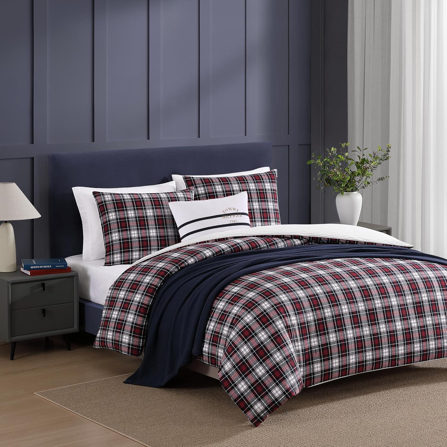 Tommy Hilfiger - Twin Comforter Set, Reversible Yard-Dyed Cotton Bedding with Matching Sham, Medium Weight, Oeko-Tex Certified, Dorm Essentials (Essential Tartan Red)