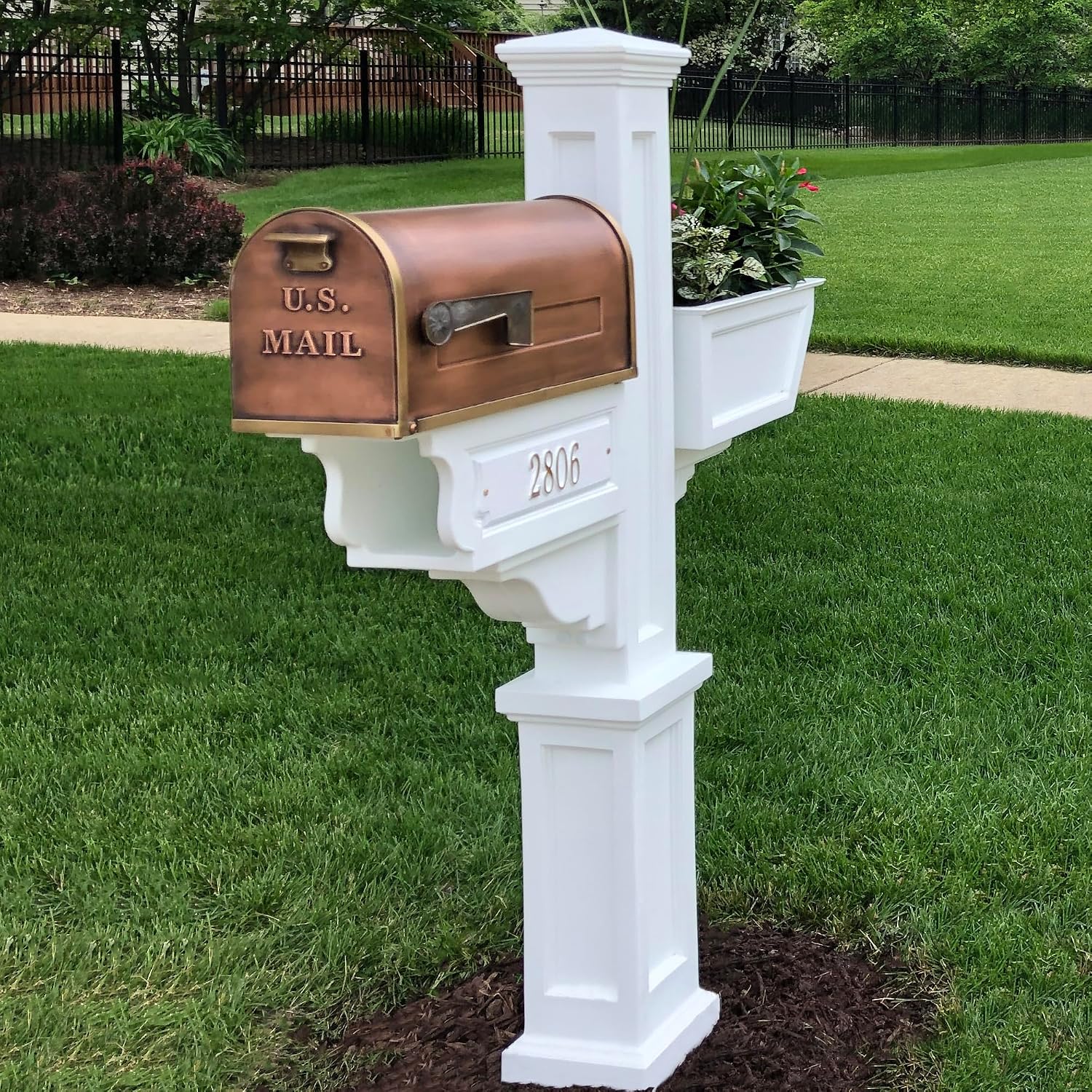 Mayne Signature Plus Mailbox Post with Newspaper Slot and Planter – Weather-Resistant, Durable Classic Design – Easy-to-Install Outdoor Mailbox Post
