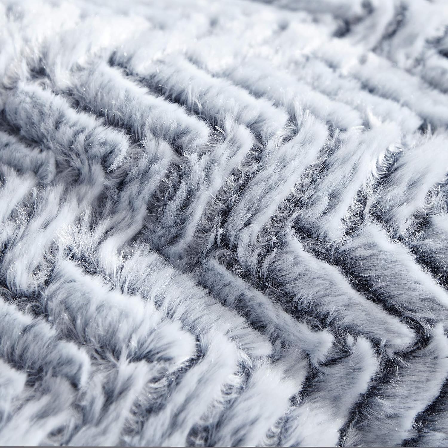 Byourbed Cozy Peaks - Coma Inducer® Oversized Queen Comforter Set - Chevron Frosted Navy