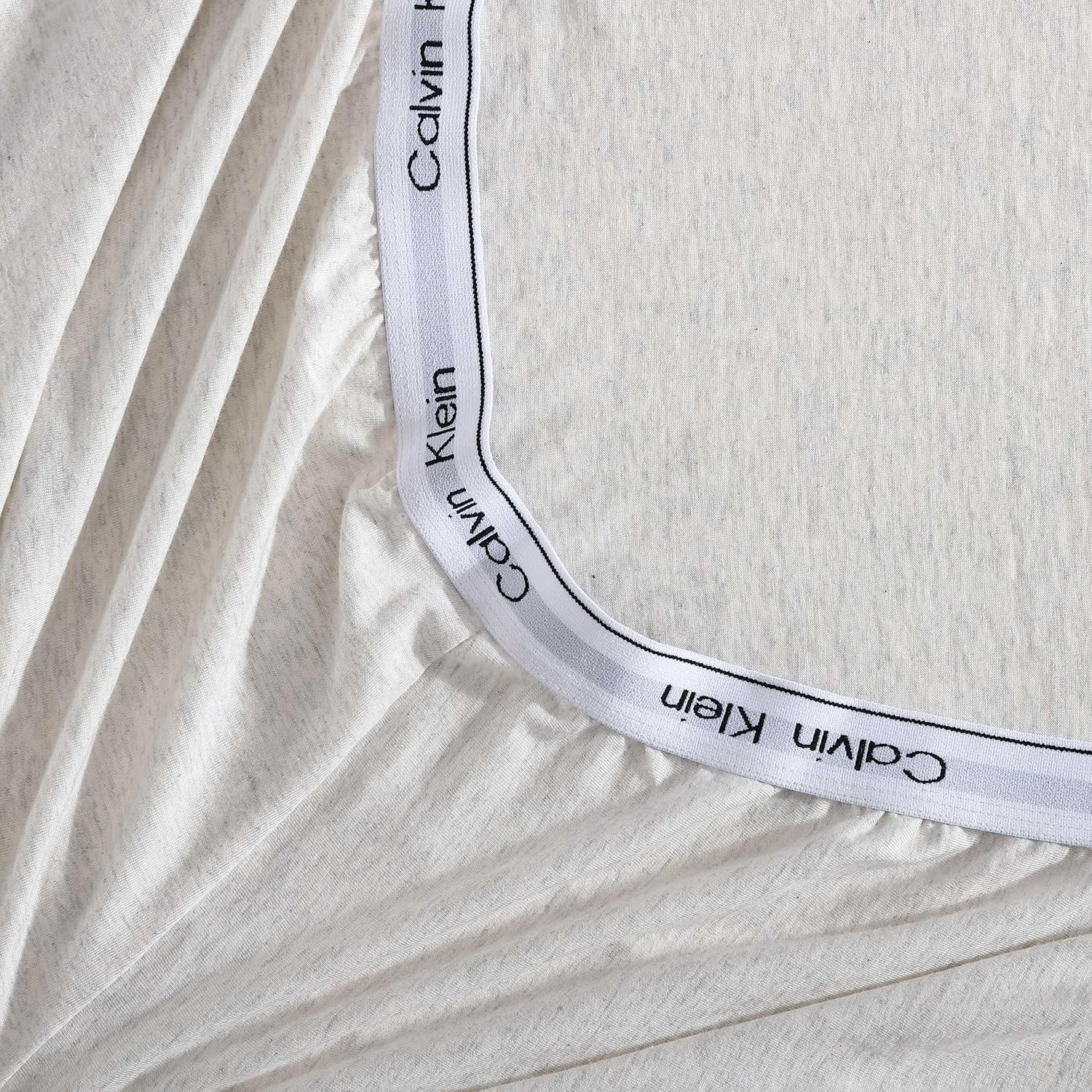 Calvin Klein - King Size Sheets Set, Naturally Soft Cotton-Blend Melange Jersey Bedding - Bed Sheets with Matching Pillowcases & Fitted Sheet (Modern Cotton Ivory/Grey)