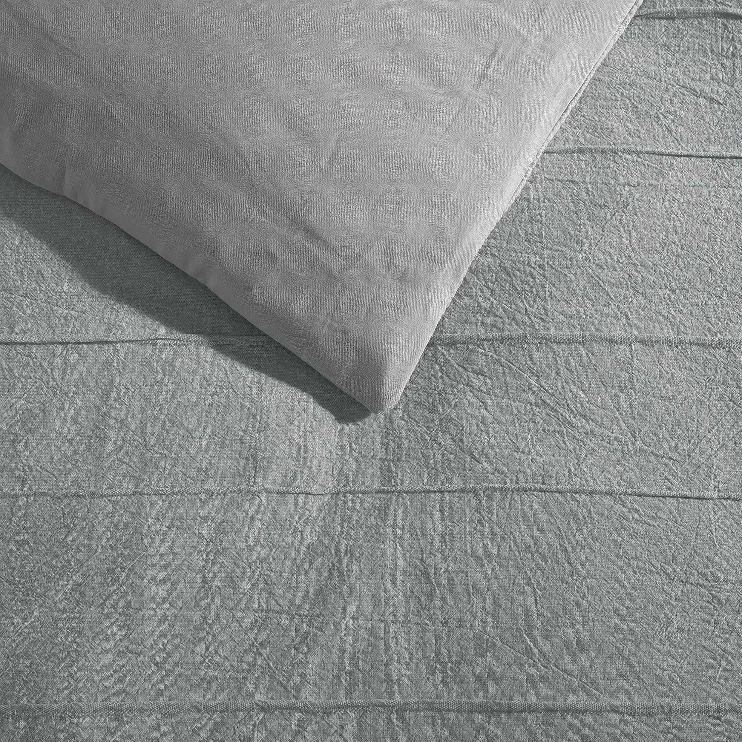 Vera Wang - Queen Comforter Set, Soft Cotton Bedding w/Smooth Cotton Percale Reverse, Lightweight for Year Round Comfort, 3 Piece Bed Set w/Matching Pillowcases (Woven Tucks Grey)