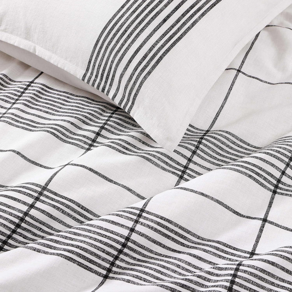 Tommy Hilfiger - Twin/Twin XL Comforter Set, Soft Textured Cotton Bedding w/Matching Pillowcase, Lightweight for Year Round Comfort, 2 Piece Bed Set (Brooklyn Heights Stripe Beige)